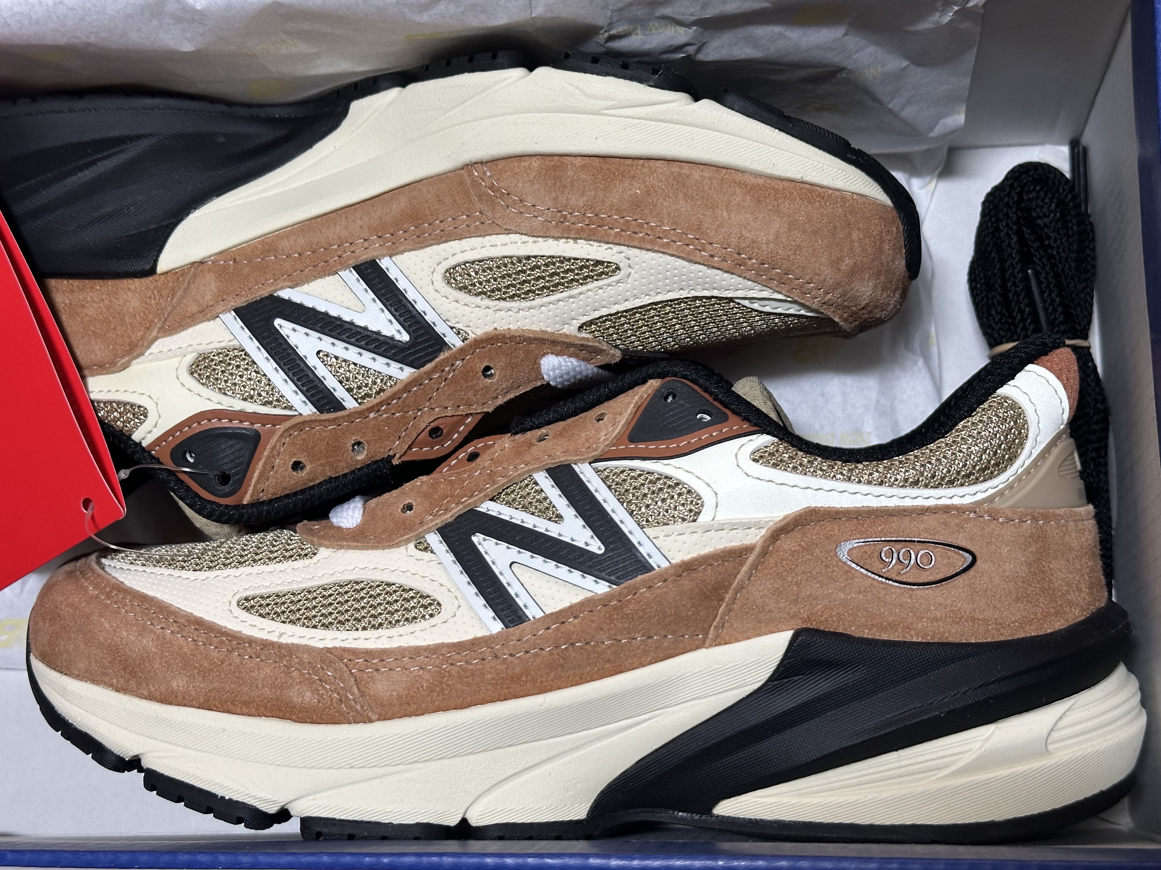 New Balance 990v6 Made in USA Sepia Incense 착용 스타일 - 2