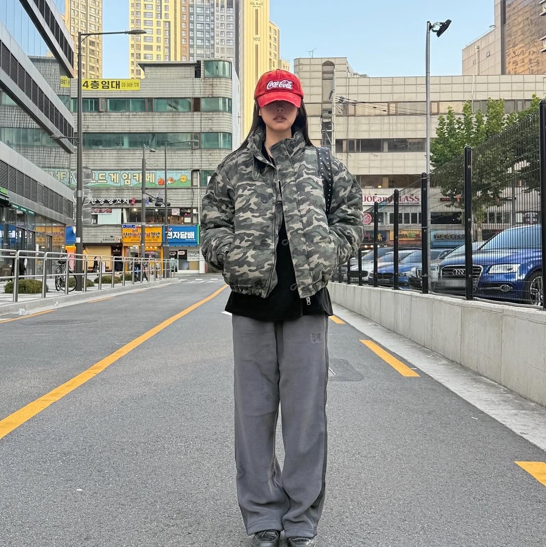 SPORT CHAMBER x Coca-Cola Ball Cap Red 착용 스타일 - 2