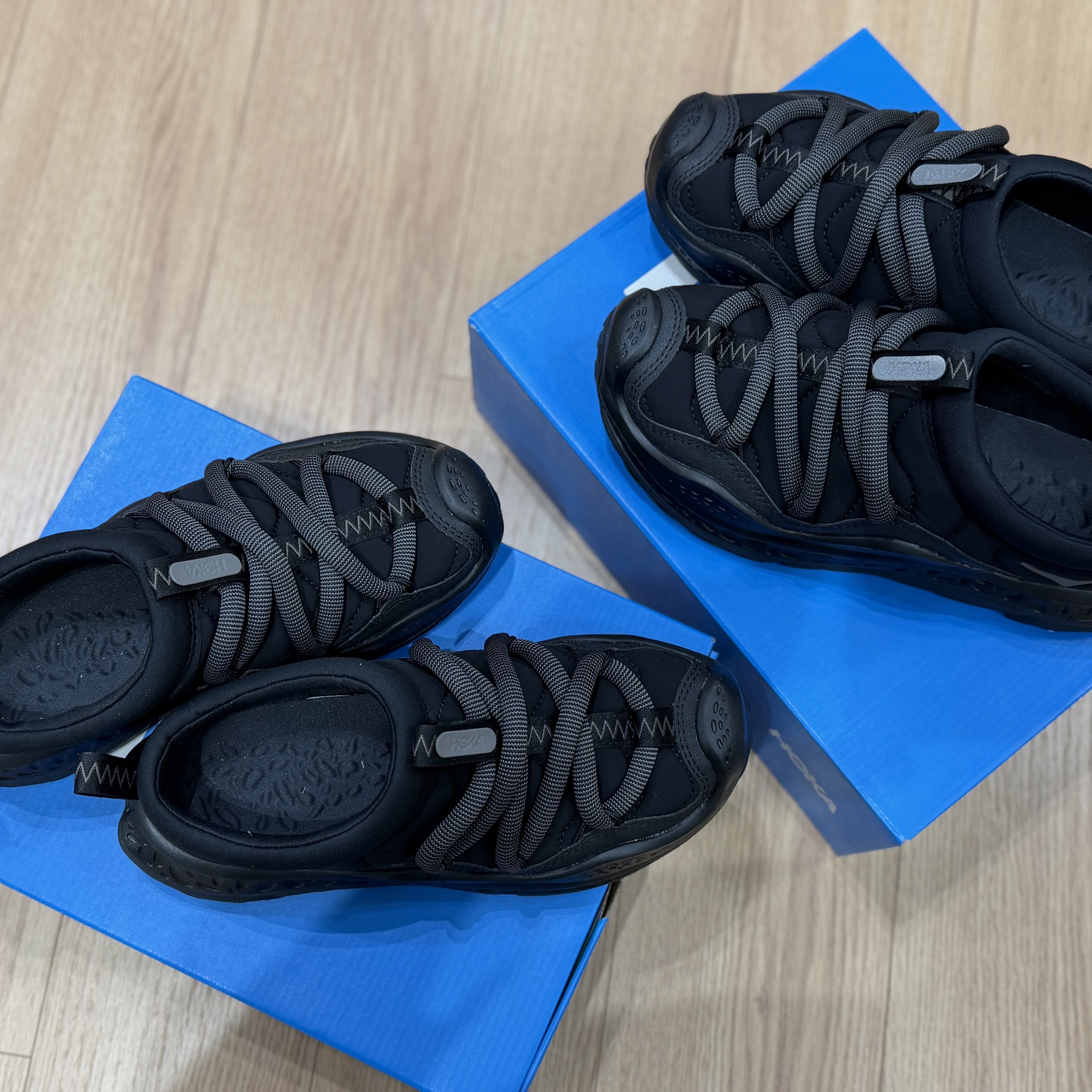 Hoka Ora Primo Black 착용 스타일