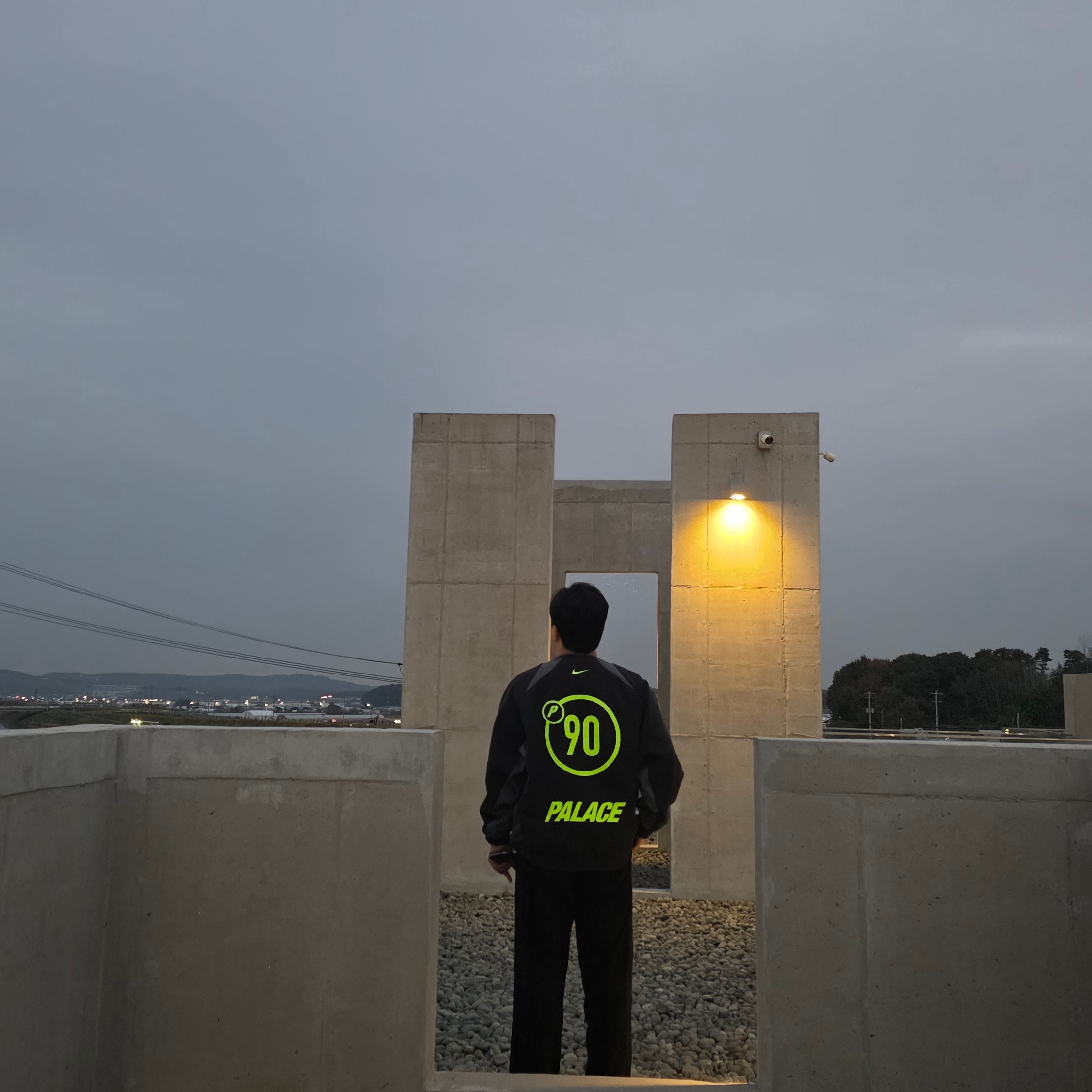 Palace x Nike Total P90 Crew Black - 25FW, Uniqlo x Needles Fleece Wide Pants Black - KR 착용 스타일