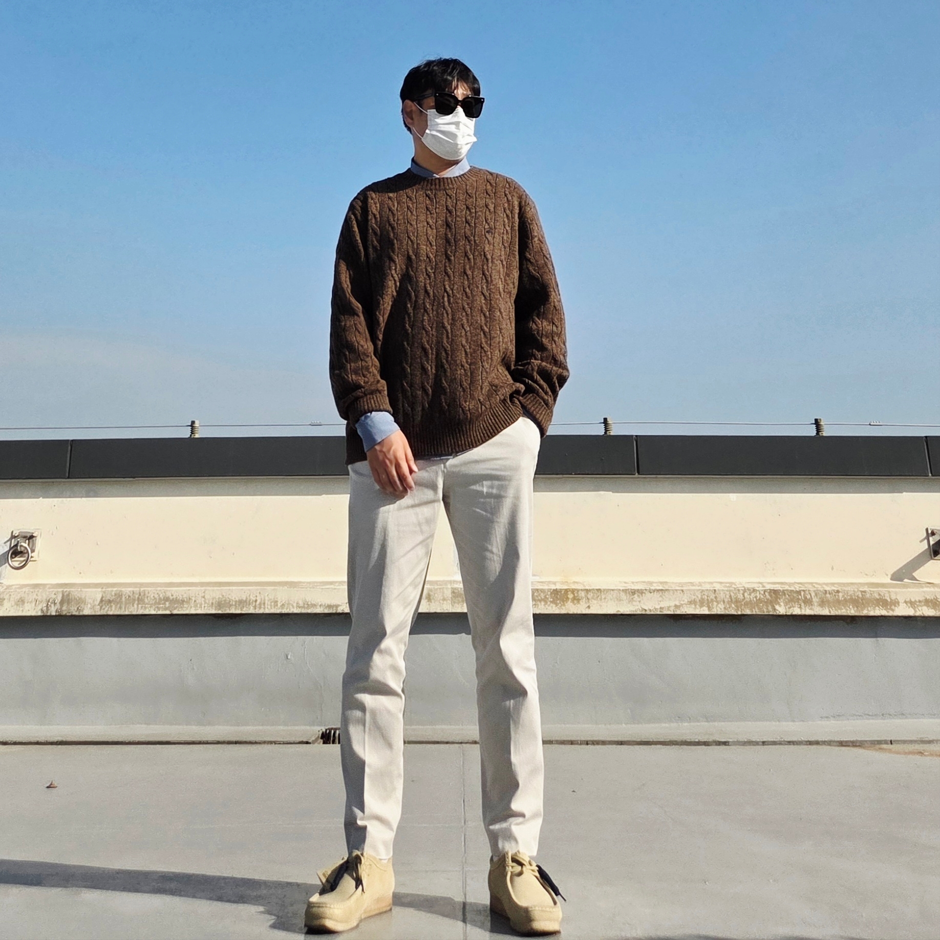 Clarks Wallabee Maple Suede, Gentle Monster Sal 01 Black 착용 스타일 - 2