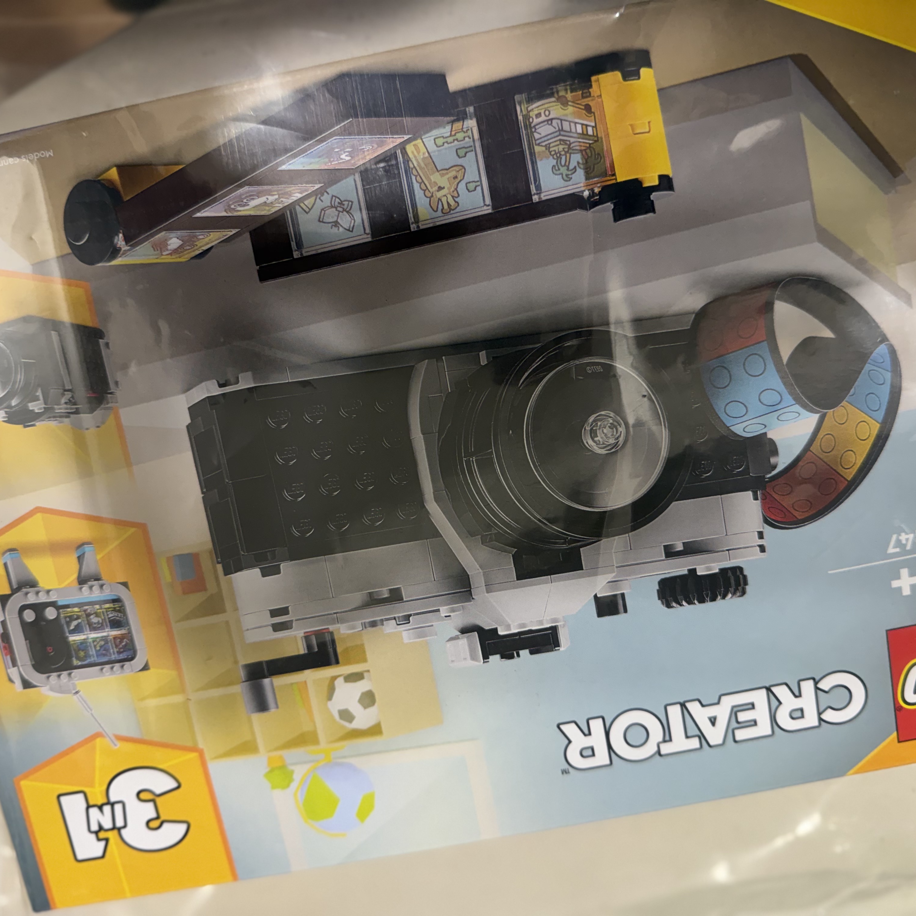 Lego Retro Camera 착용 스타일