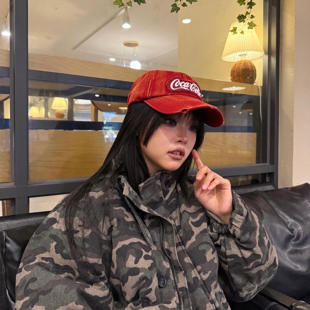 SPORT CHAMBER x Coca-Cola Ball Cap Red 착용 스타일 - 5