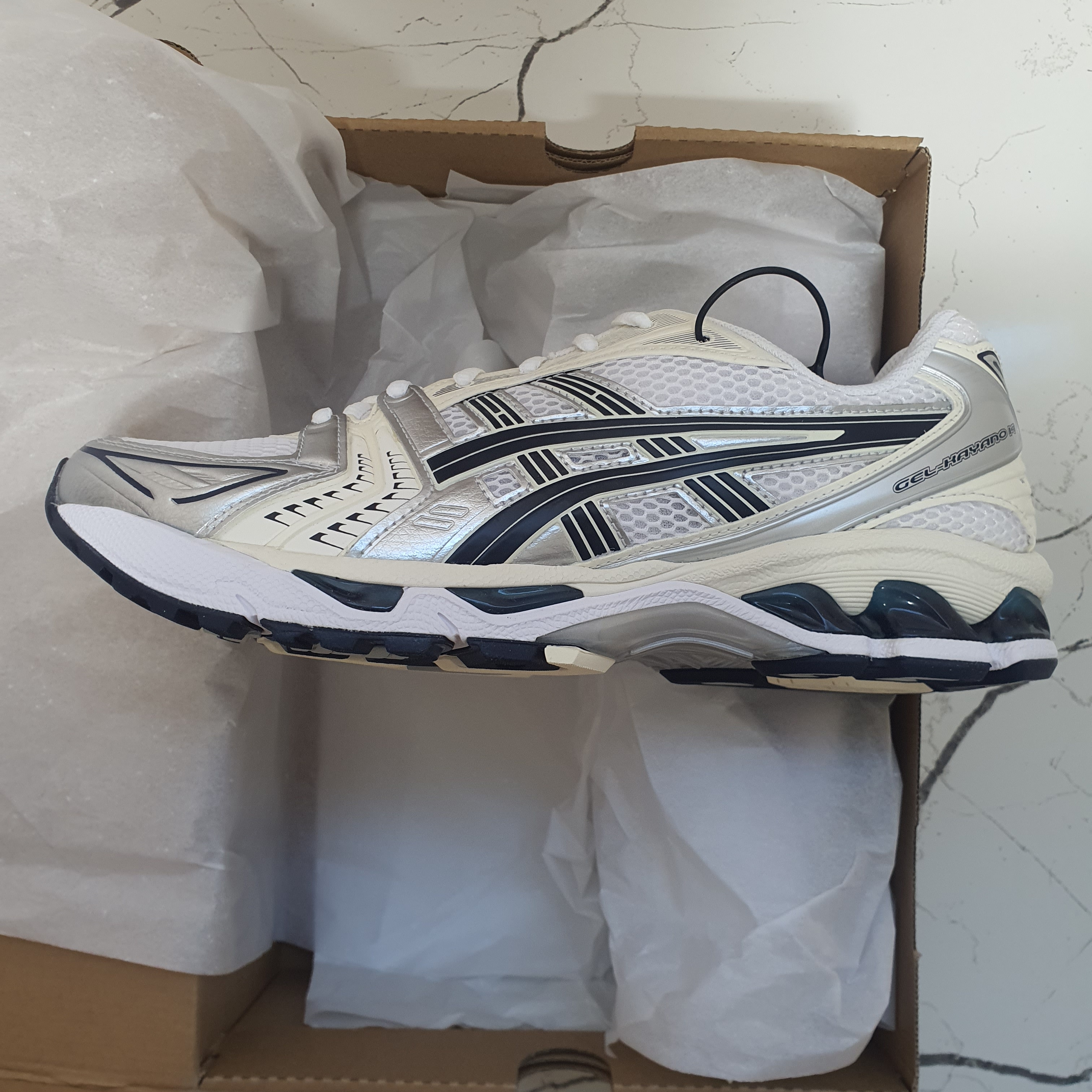 (W) Asics Gel-Kayano 14 White Midnight 착용 스타일 - 3