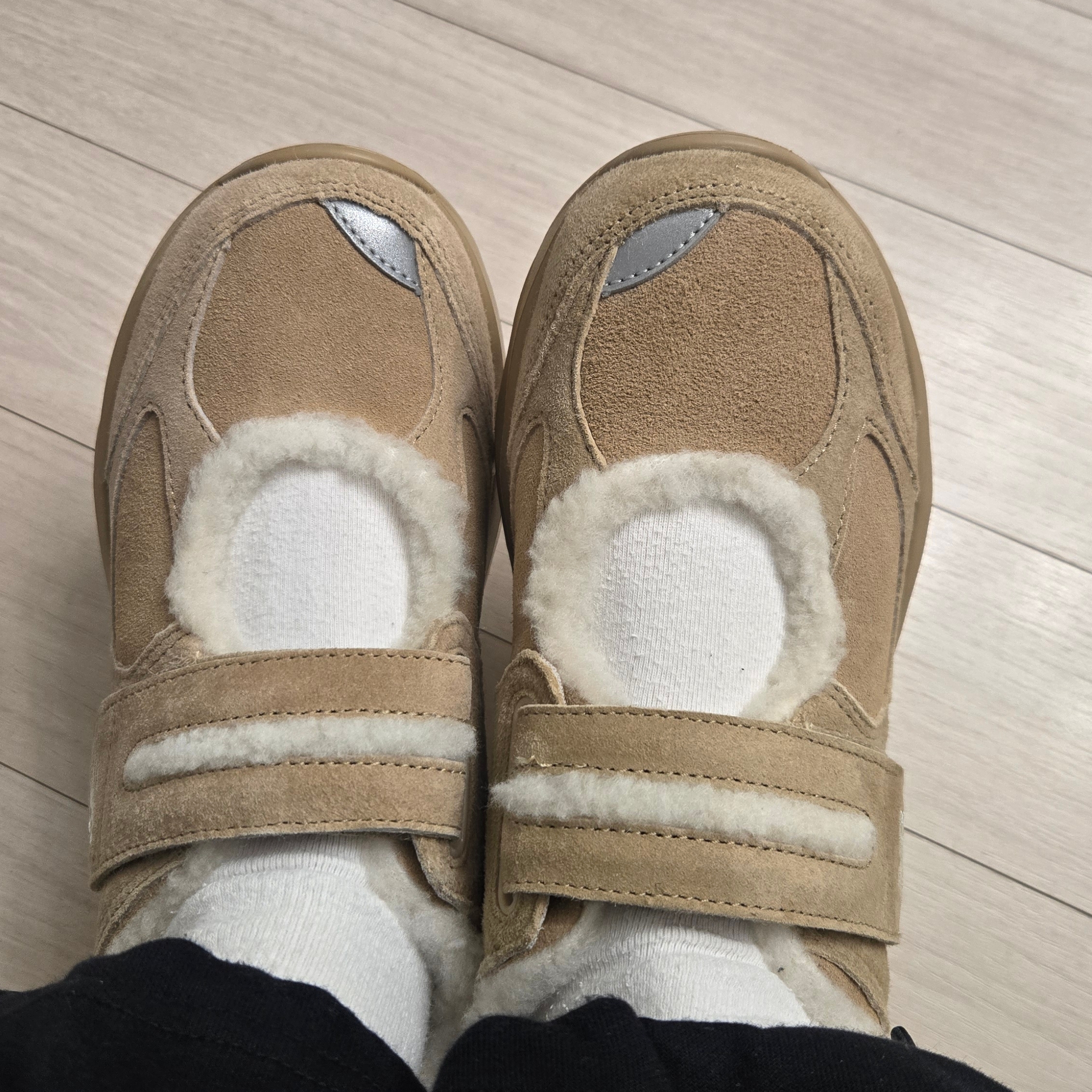 (W) New Balance Winter Breeze SD2205 Beige 착용 스타일 - 2