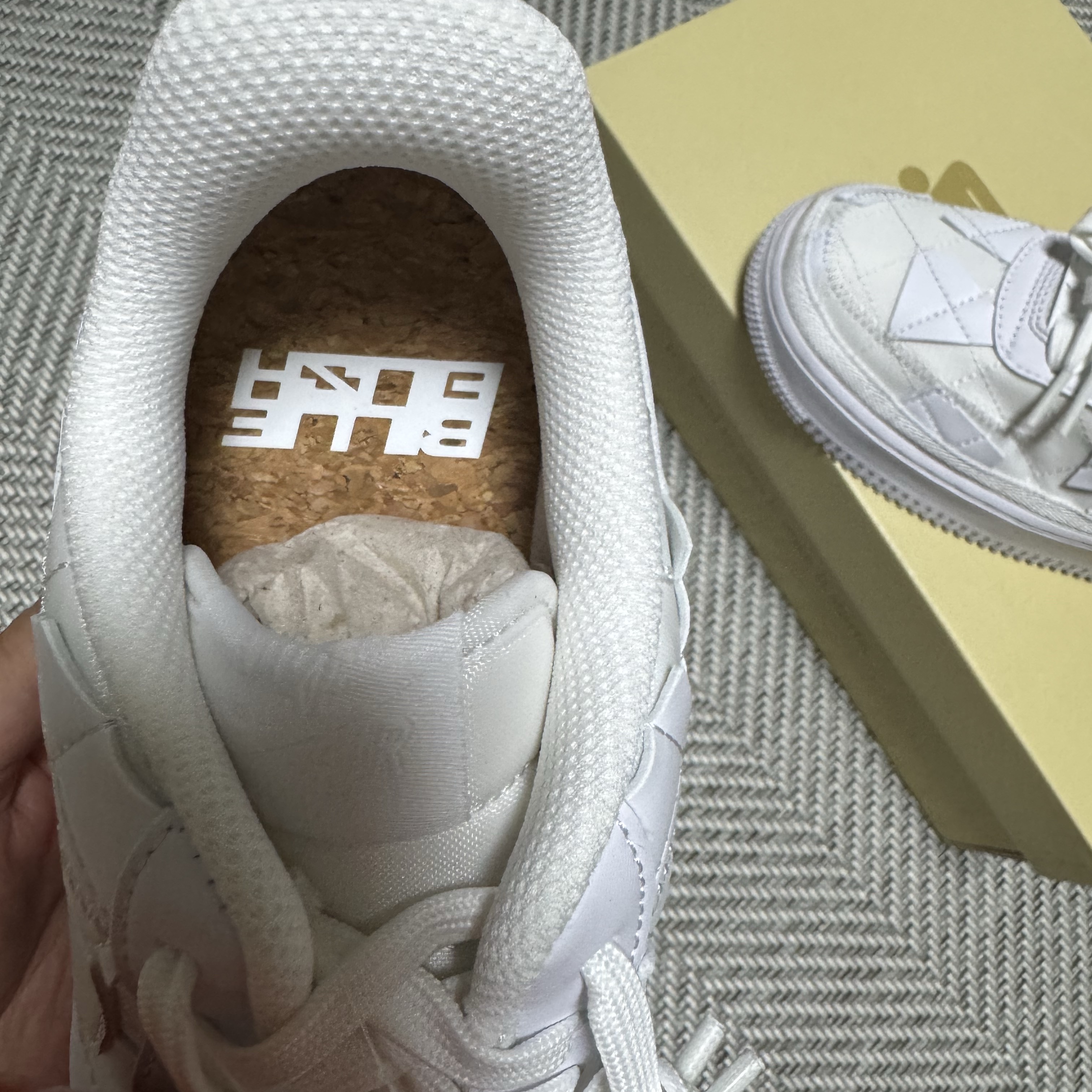 Nike x Billie Eilish Air Force 1 Low SP Triple White 착용 스타일 - 6