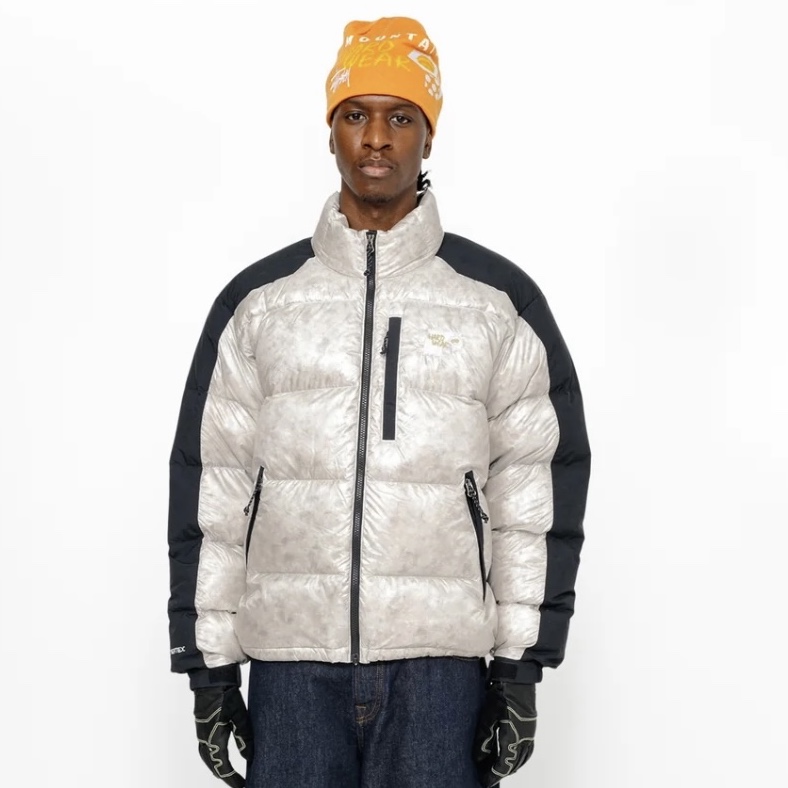 Stussy x Mountain Hardwear Subzero Down Jacket Moonshot Grey Black 착용 스타일 - 2