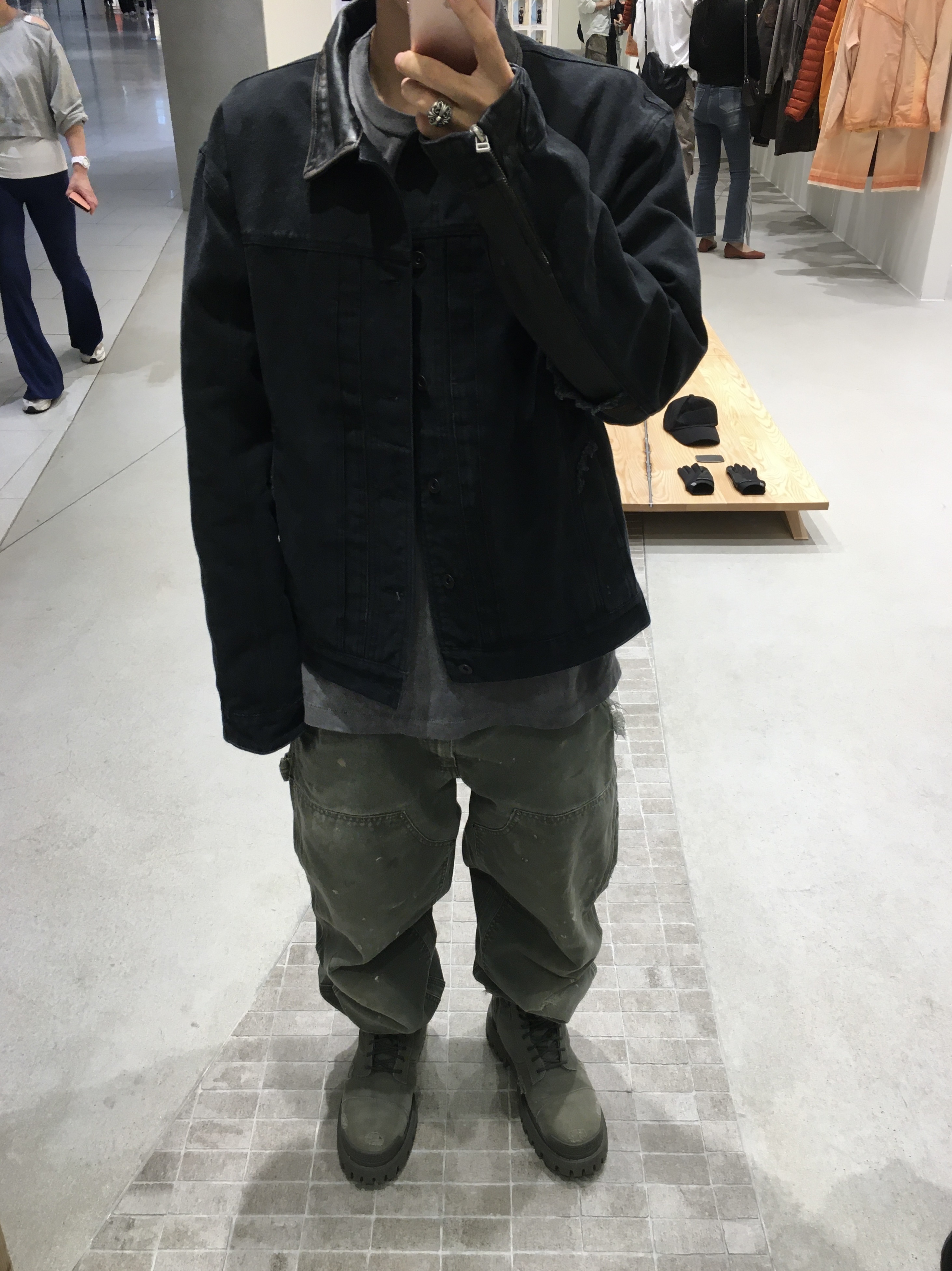 Balenciaga Combat Strike 20mm Boot Kaki 착용 스타일 - 2