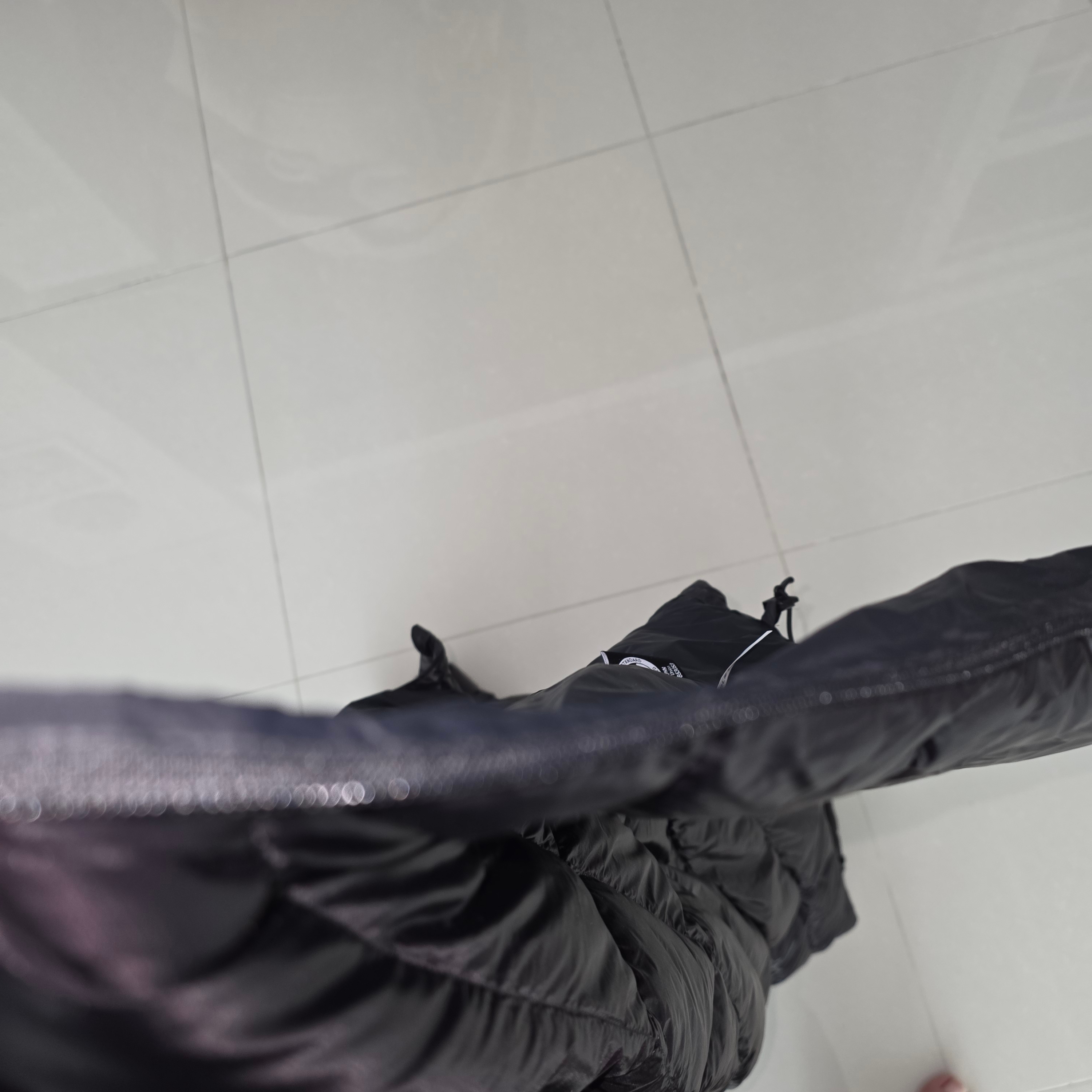 The North Face Matier EX RDS Down Hoodie Black 착용 스타일 - 2