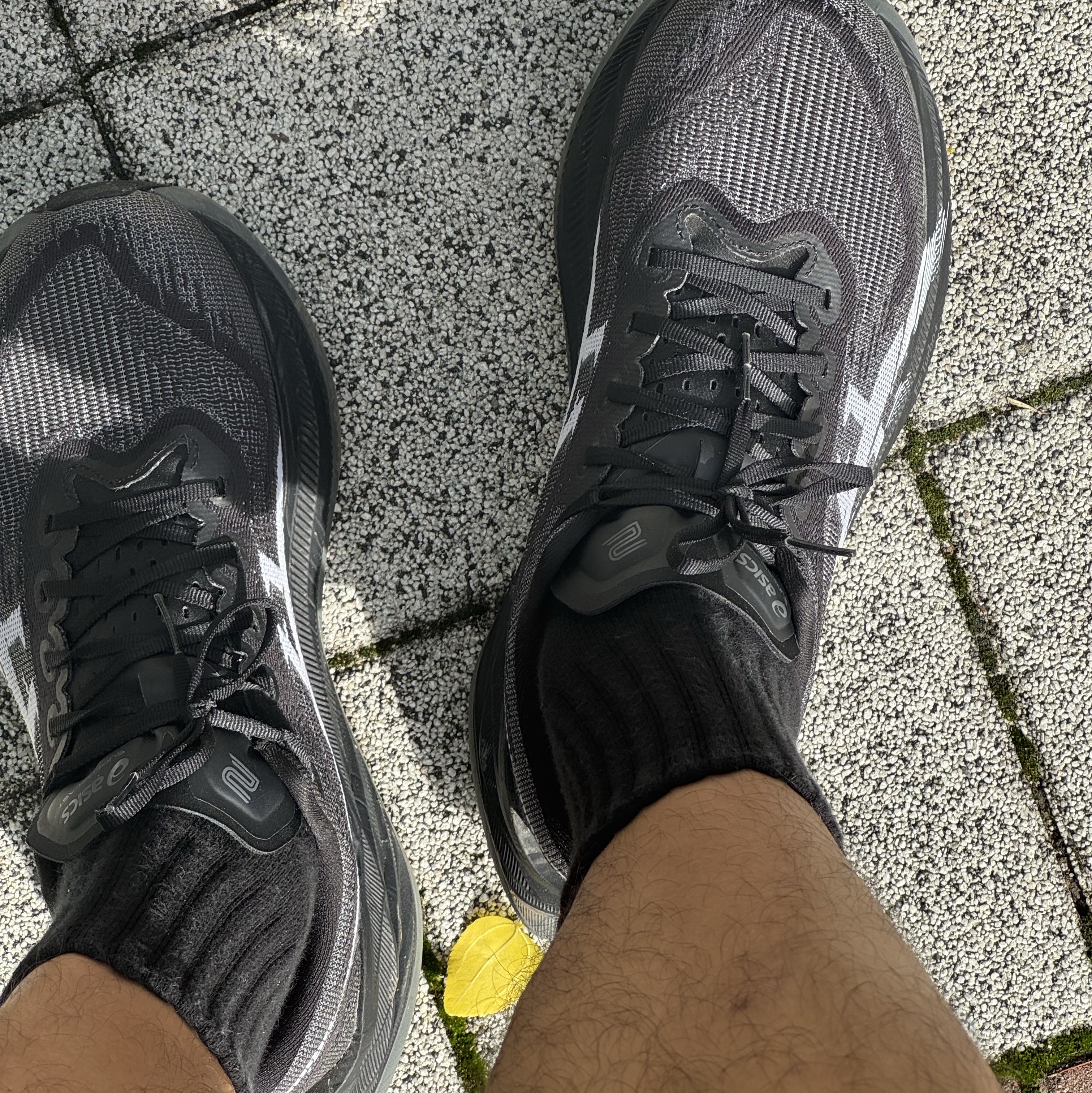 Asics Superblast 2 Black White 착용 스타일