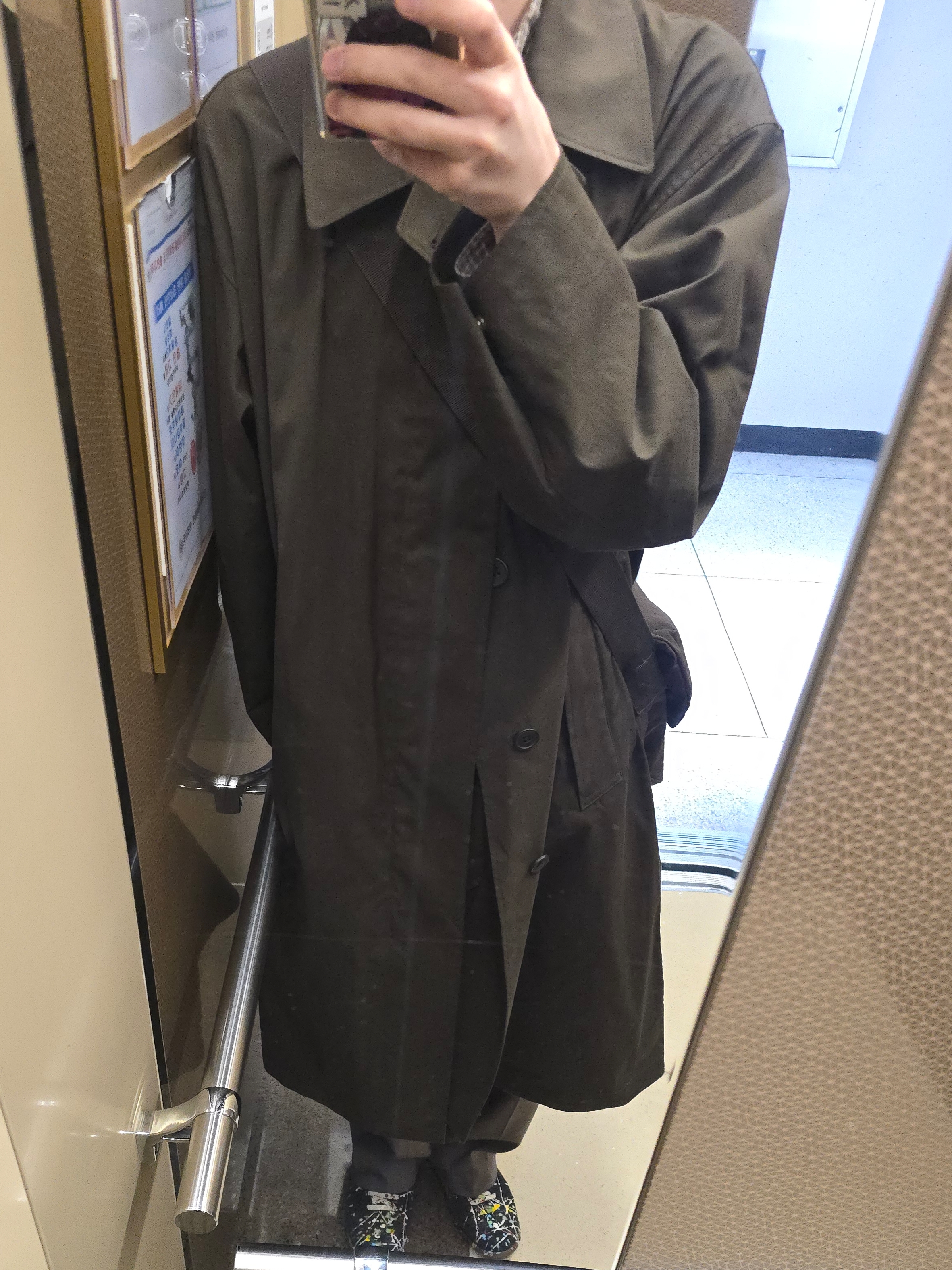 Maison Margiela Replica Paint Drop Sneakers Black 착용 스타일