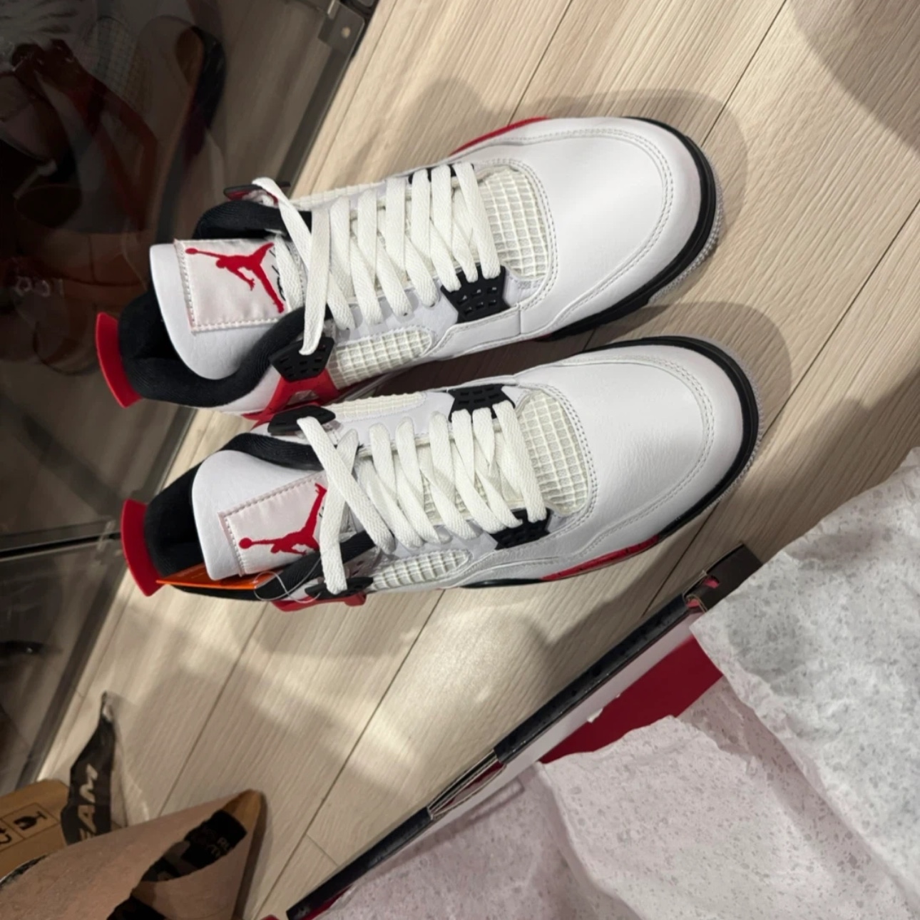 Jordan 4 Retro Red Cement 착용 스타일