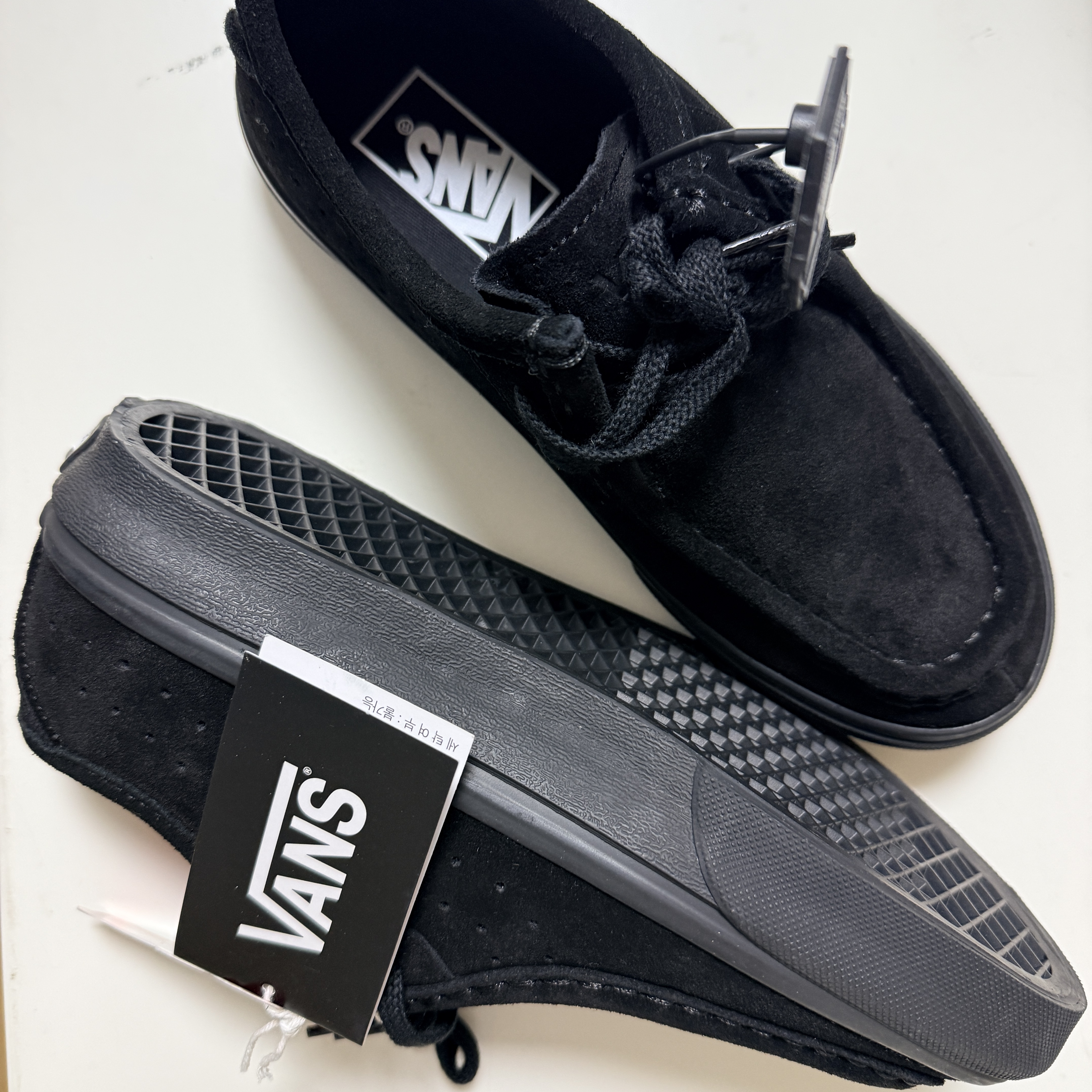 Vans Carver Low Black 착용 스타일 - 1