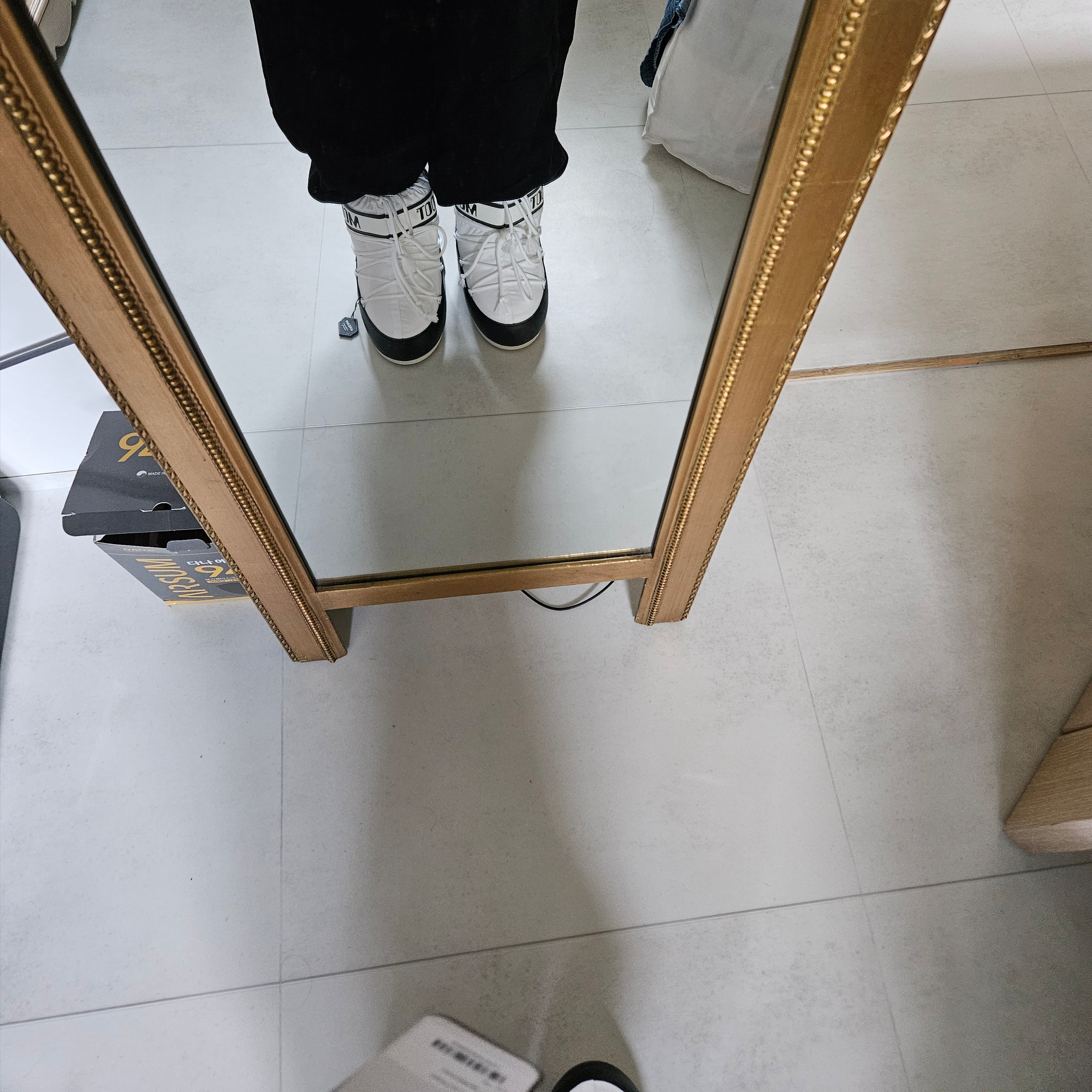 (W) Moon Boot Icon Low Nylon Boots White 착용 스타일 - 2