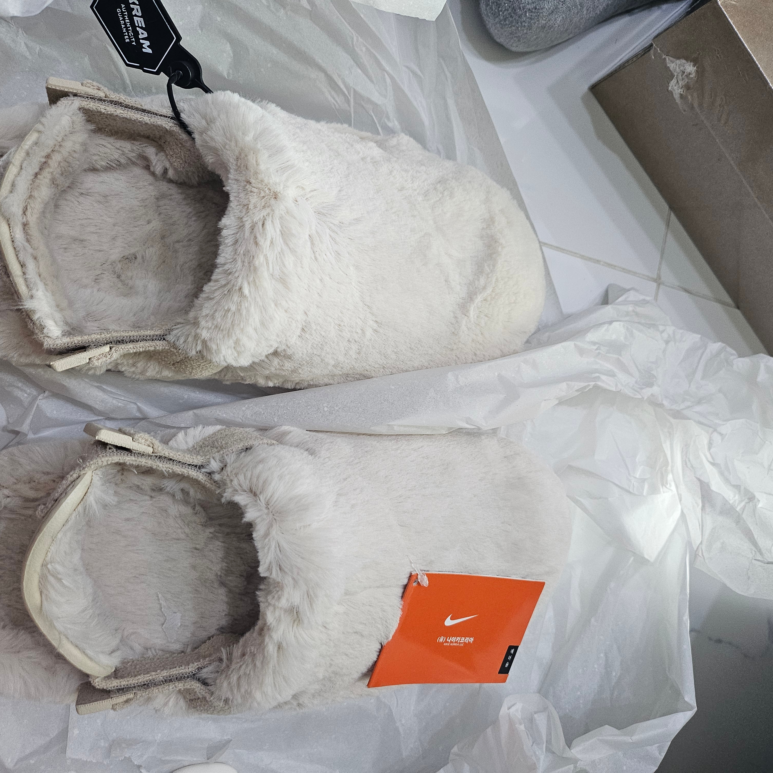 (W) Nike Calm Mule SE Sanddrift 착용 스타일 - 1