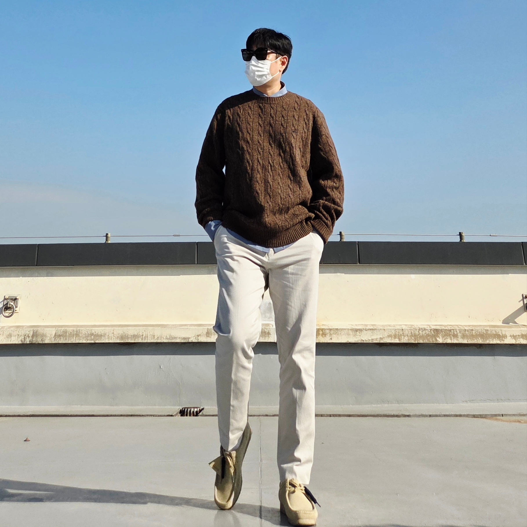 Clarks Wallabee Maple Suede, Gentle Monster Sal 01 Black 착용 스타일 - 1