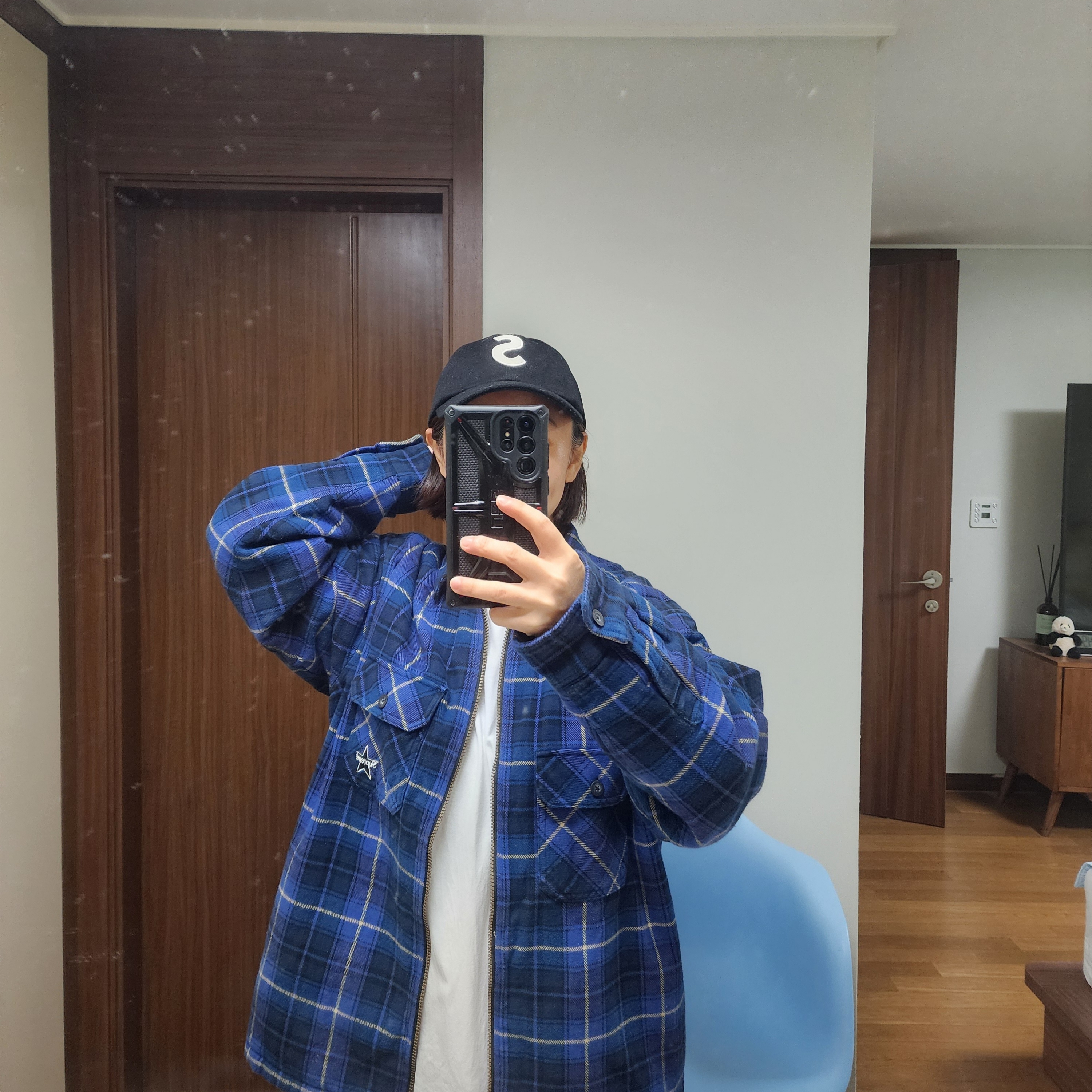 Supreme Thermal Lined Zip Up Flannel Shirt Blue - 25FW, Supreme Polartec Earflap Camp Cap Black - 24FW 착용 스타일 - 2