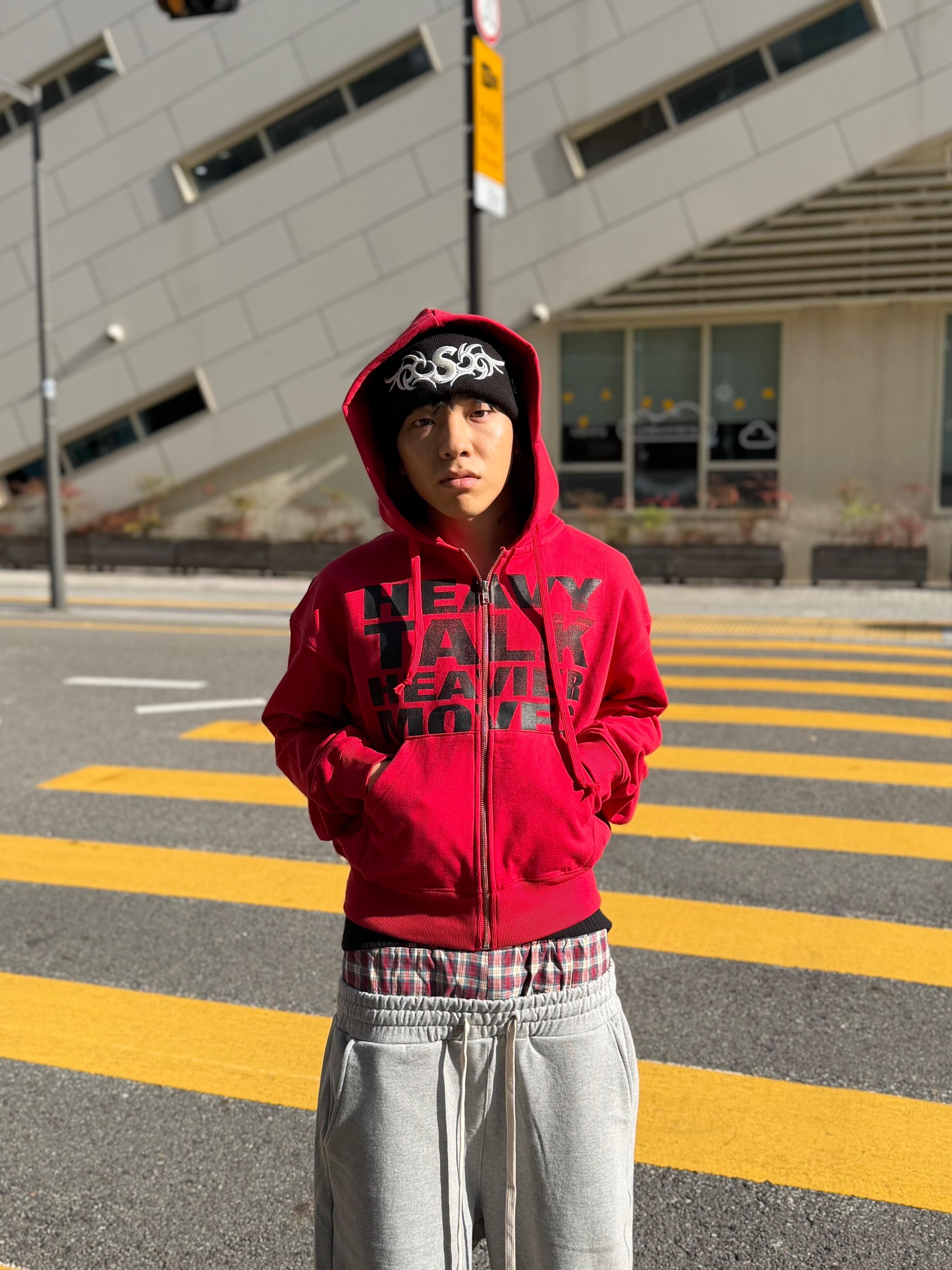 Balenciaga Cargo Sneakers Beige Grey Red, Supreme New Era Tribal S Logo Beanie Black - 25FW 착용 스타일 - 8