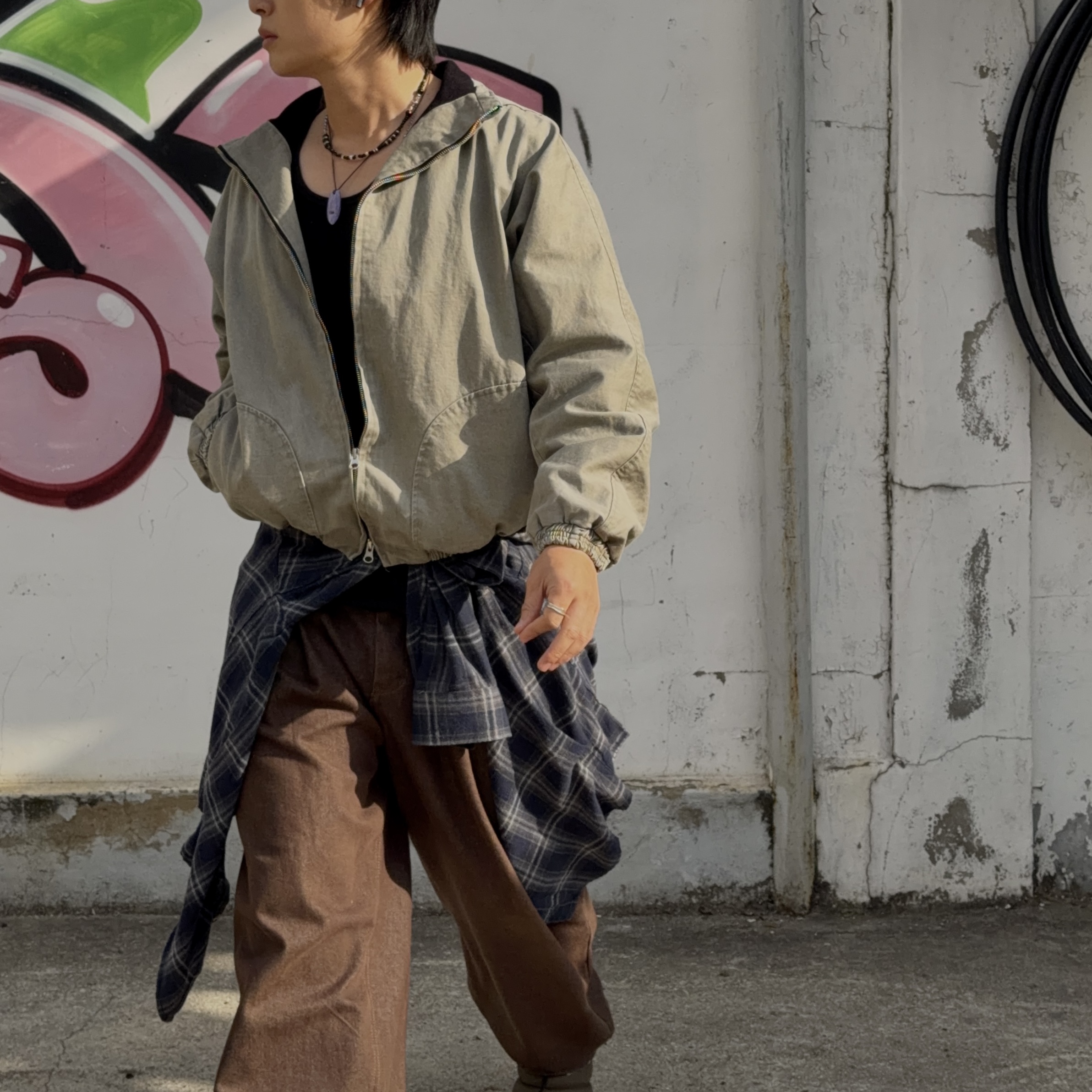 Millo Archive Reflect Corduroy Pants Brown 착용 스타일 - 4