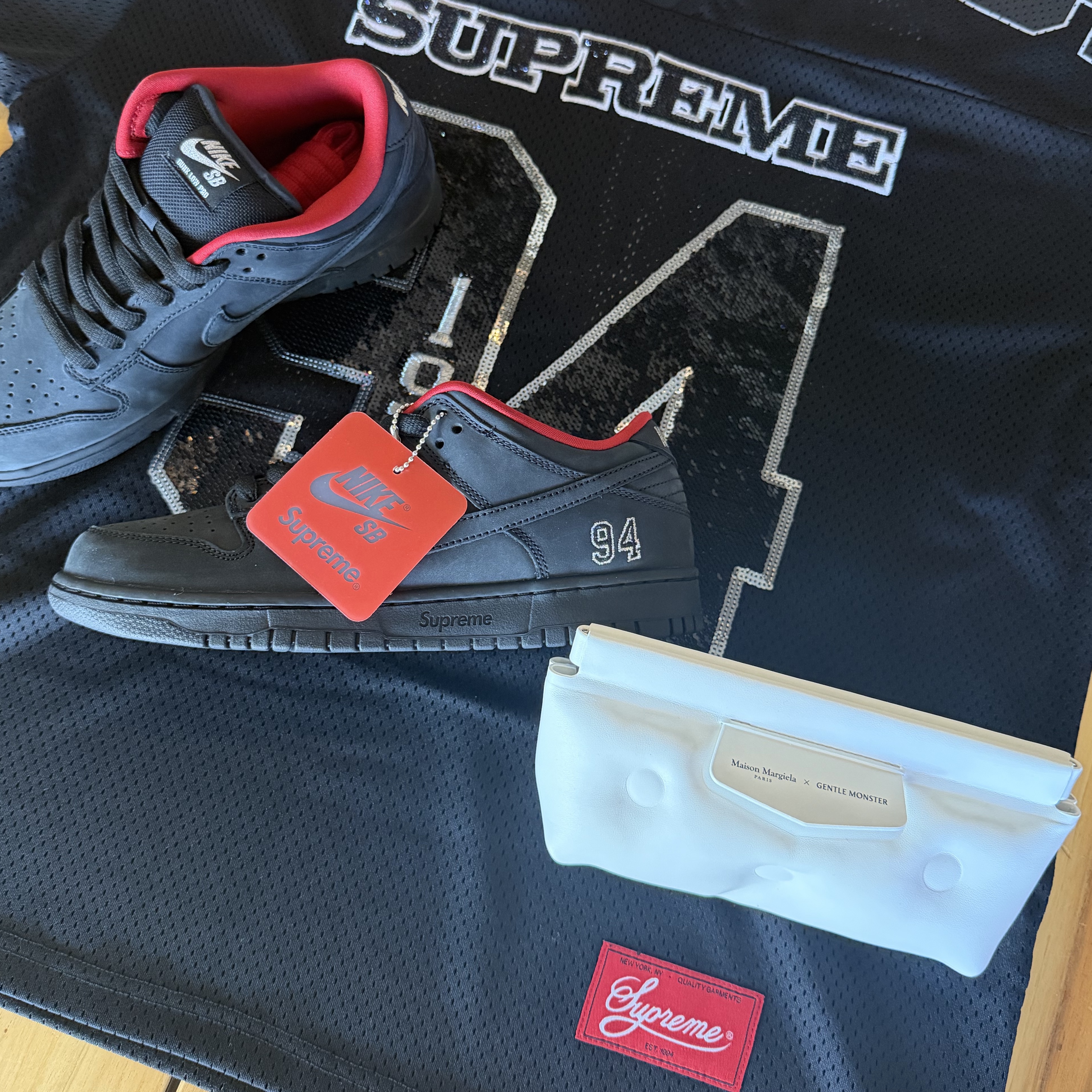 Supreme Sequin Football Jersey Black - 25FW 착용 스타일