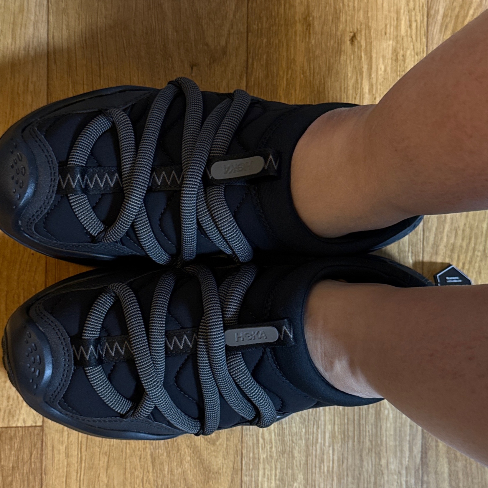 Hoka Ora Primo Black 착용 스타일