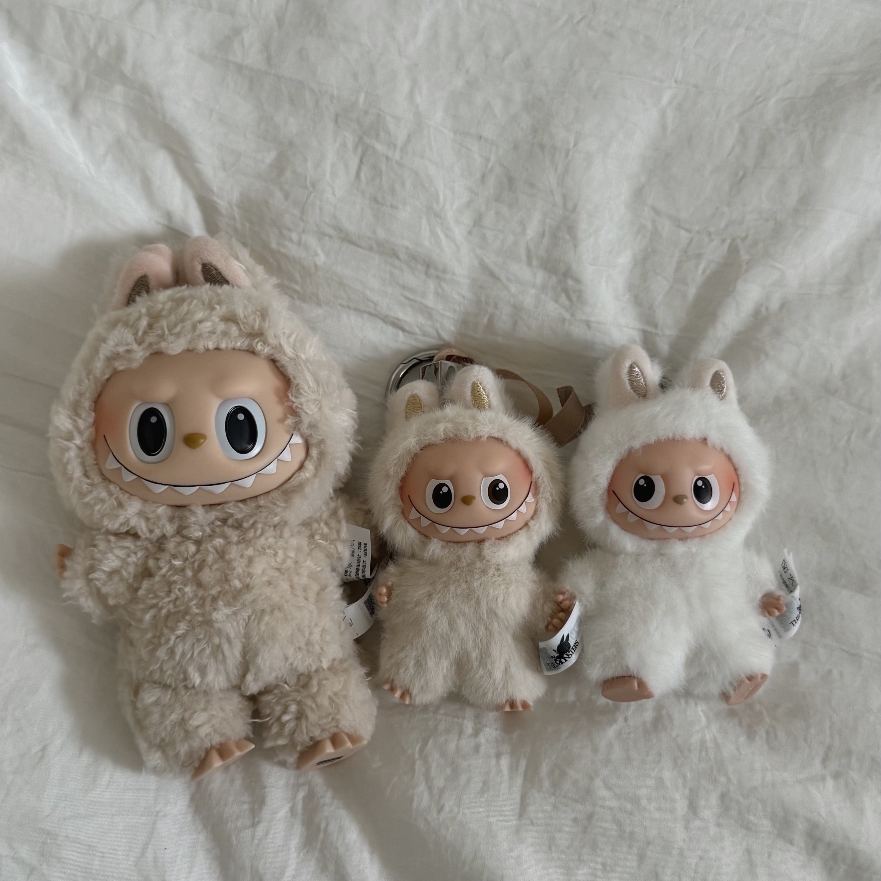 Pop Mart Labubu The Monsters Pin For Love Series Vinyl Plush Pendant (A-M) A (Opened Case), Pop Mart Labubu The Monsters Pin For Love Series Vinyl Plush Pendant (A-M) H (Opened Case) 착용 스타일