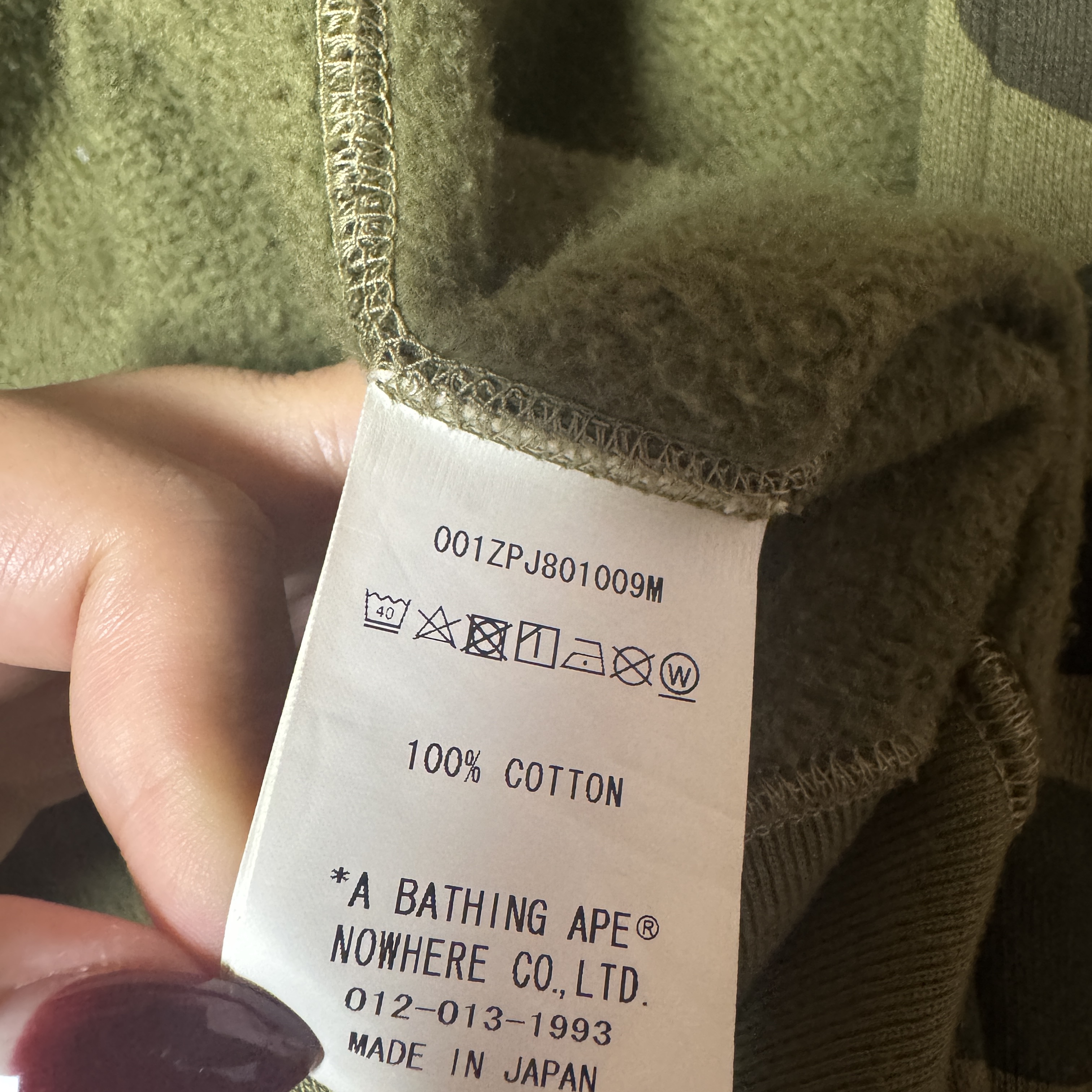 BAPE 1st Camo Shark Full Zip Hoodie Army Green 착용 스타일 - 4
