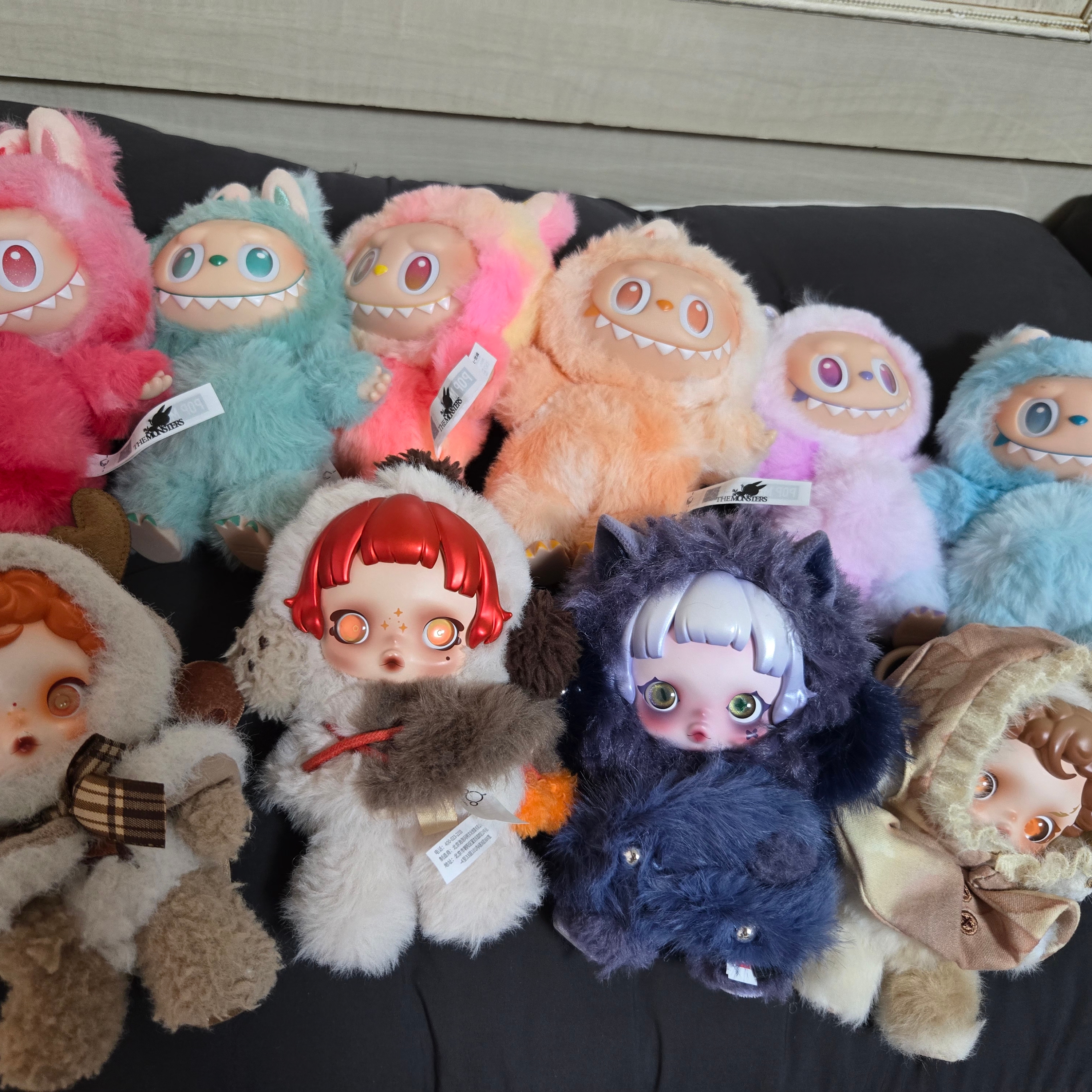 Pop Mart Skullpanda You Found Me ! Series Plush Doll Pendant Cerberus (Opened Case), Pop Mart Labubu The Monsters Highlight Series Sealed Case (6 Blind Boxes) 착용 스타일 - 2