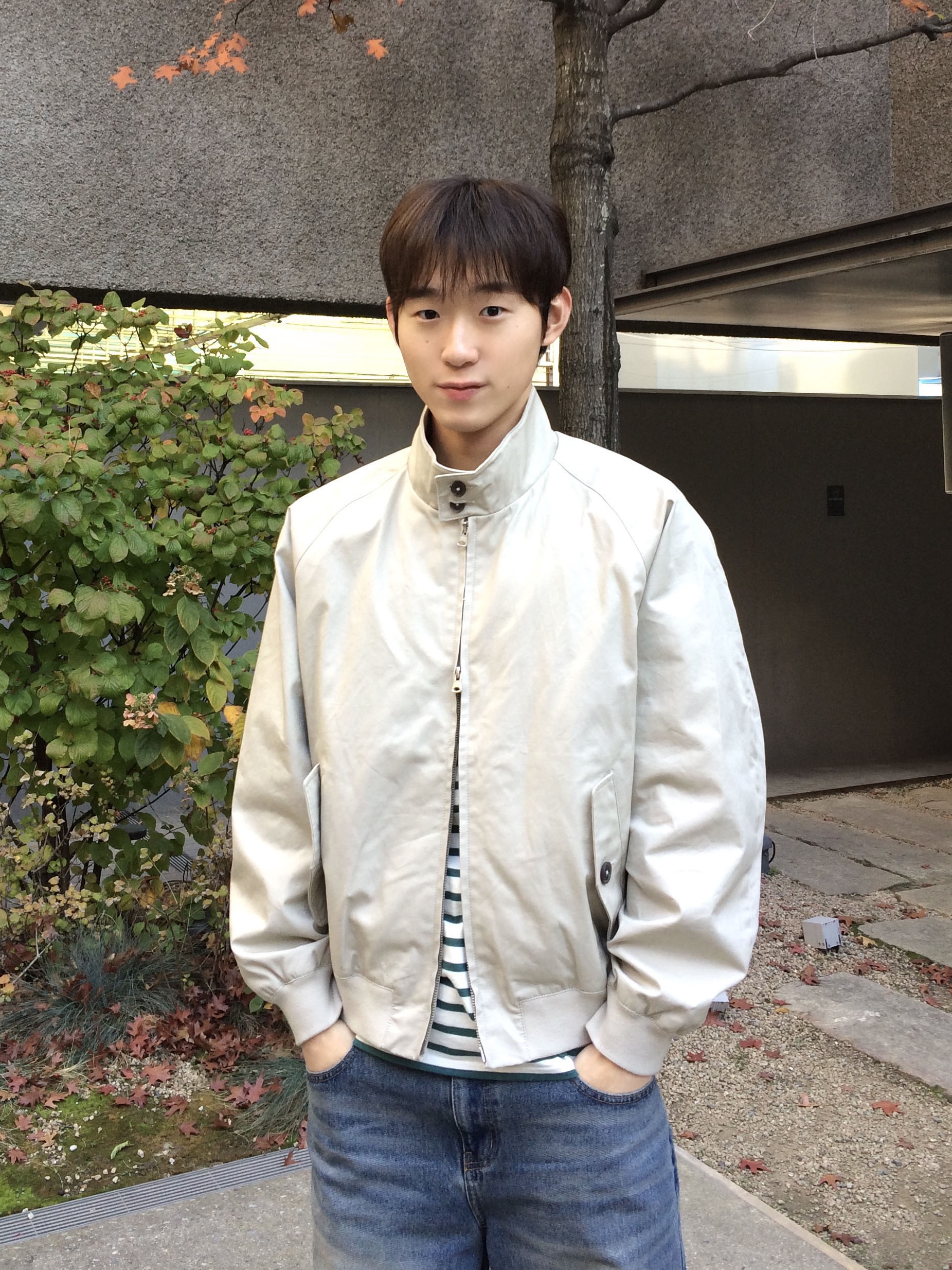 Keen KS Mino Sneaker Oak Buff Skipper Blue, KEEN KS MINO Men Sneakers Oak Buff Skipper Blue 착용 스타일 - 2