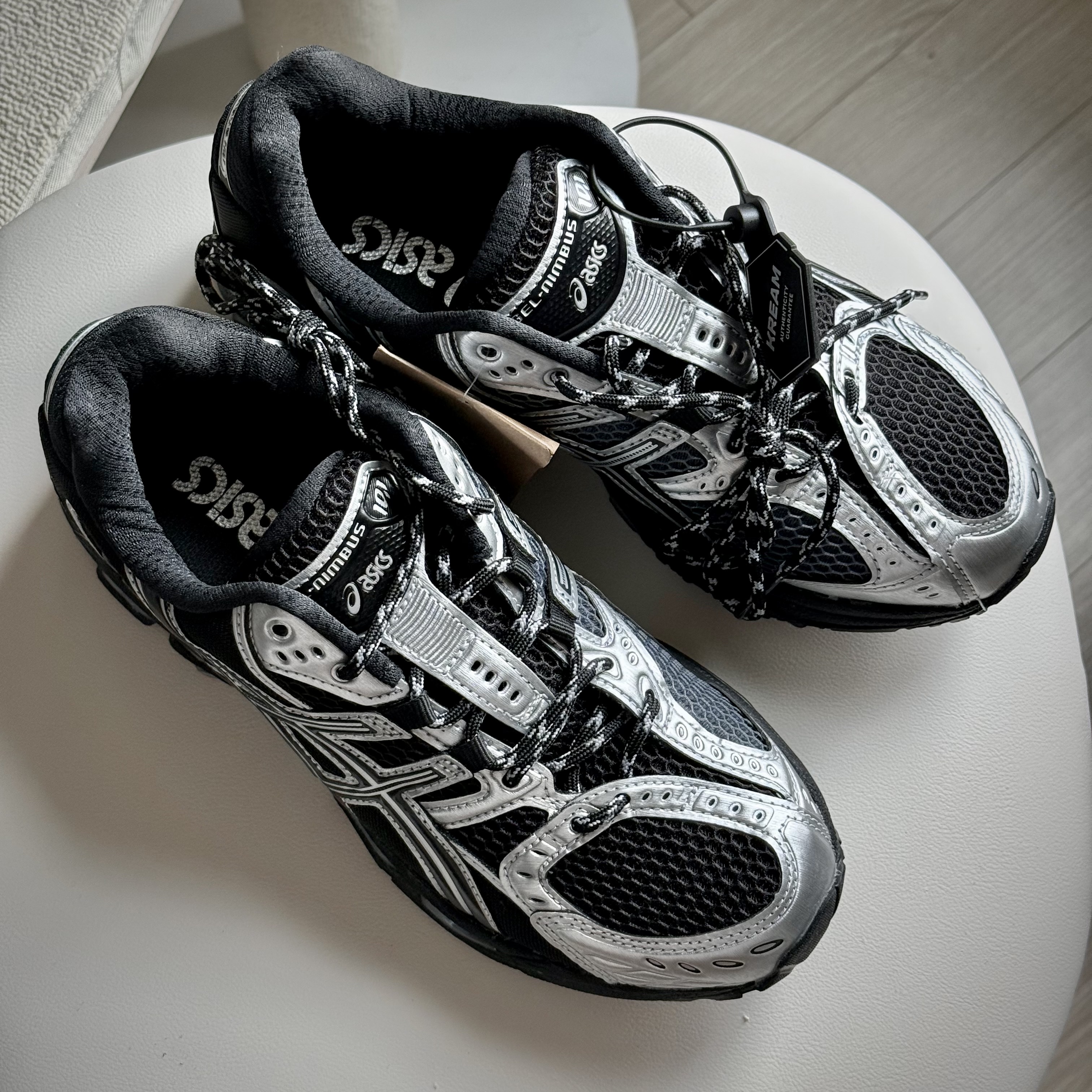 Asics Gel-Nimbus 10.1 Black Pure Silver - Korea Exclusive 착용 스타일