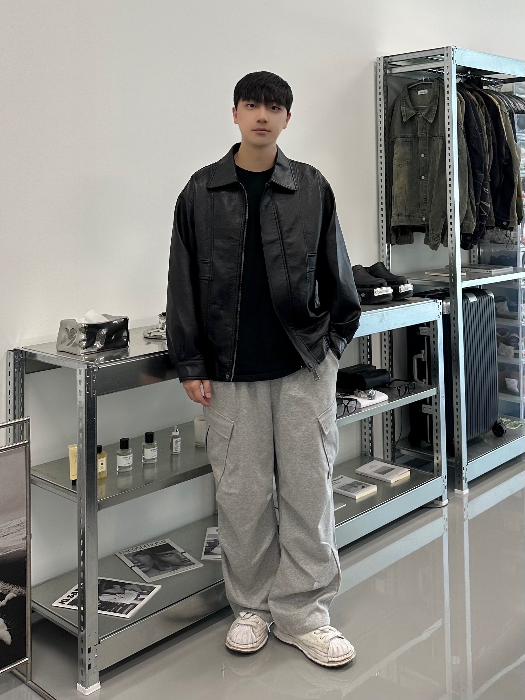 Maison Mihara Yasuhiro Blakey OG Sole Canvas Low-top Sneakers White 착용 스타일 - 1