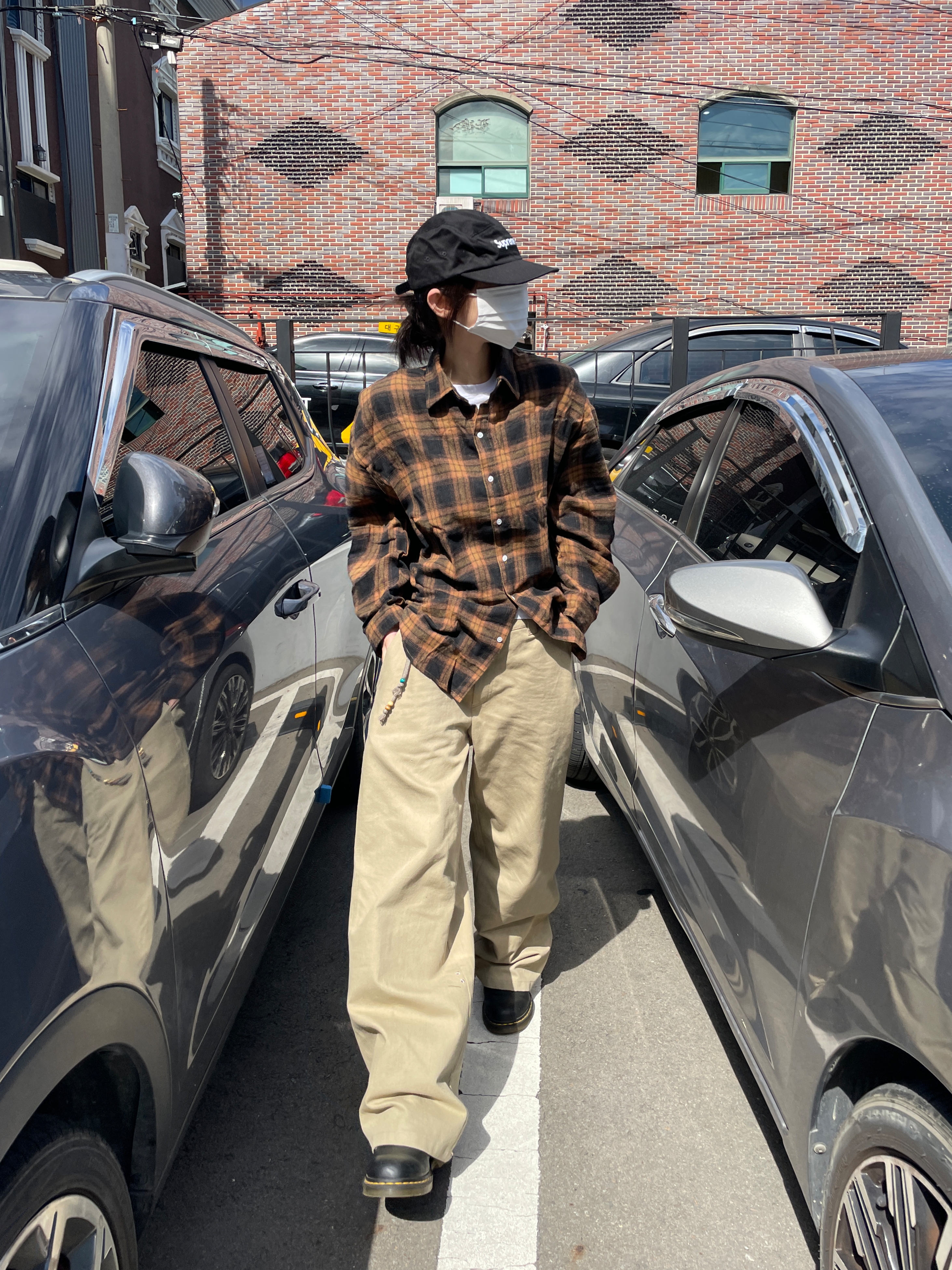 Supreme Washed Chino Twill Camp Cap Black 착용 스타일 - 2