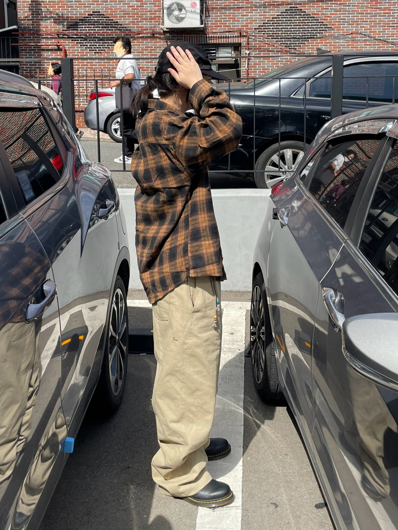 Supreme Washed Chino Twill Camp Cap Black 착용 스타일 - 6