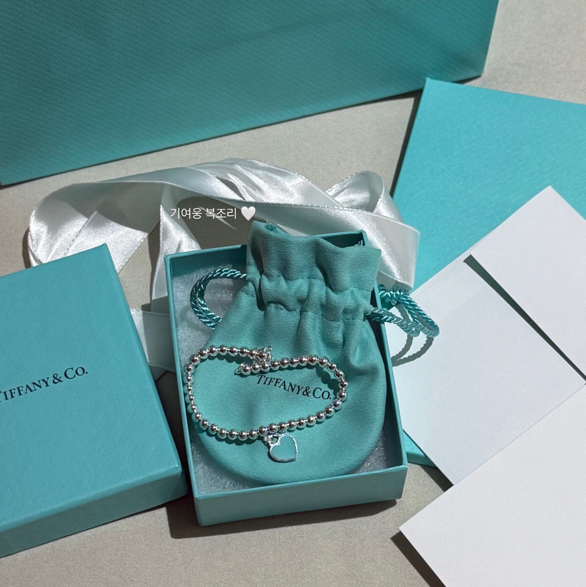 Tiffany & Co. Return to Tiffany Blue Heart Tag Bead Bracelet Silver 착용 스타일