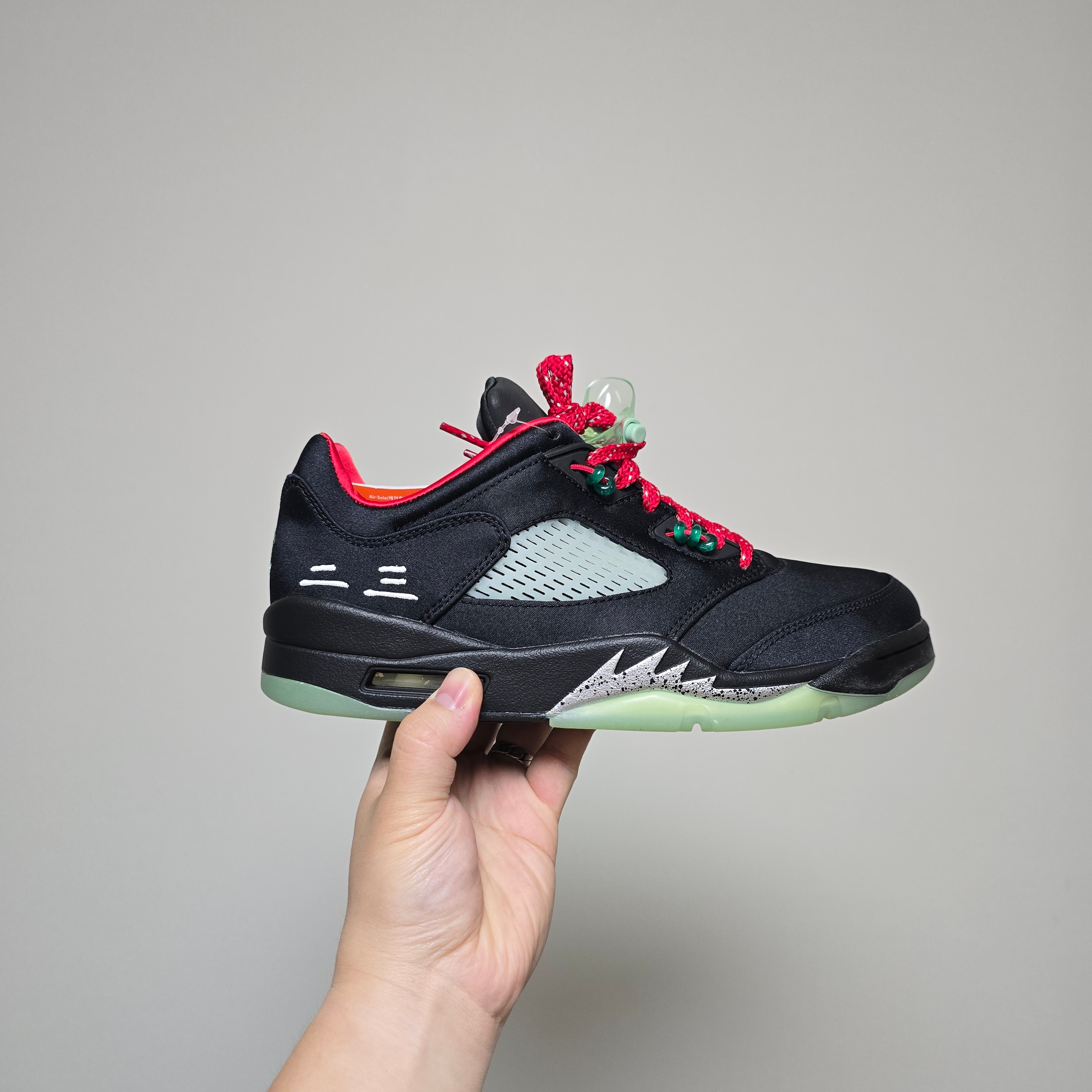Jordan 5 x Clot Retro Low SP Anthracite 착용 스타일