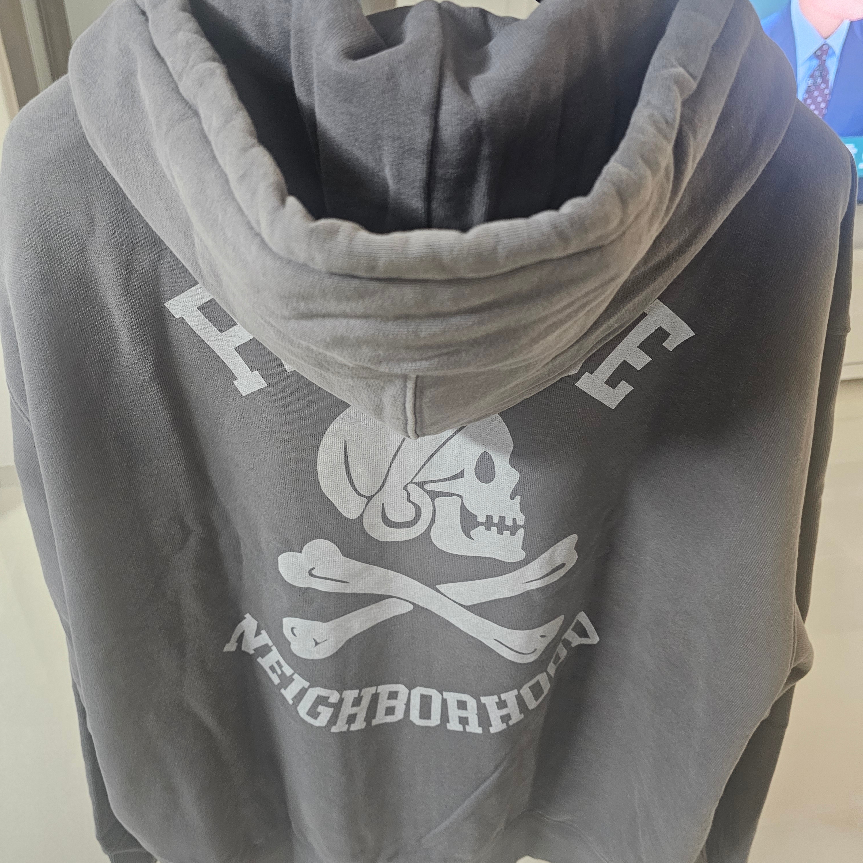 Palace x Neighborhood Skull Zip Hood Charcoal Tif - 25FW 착용 스타일 - 2