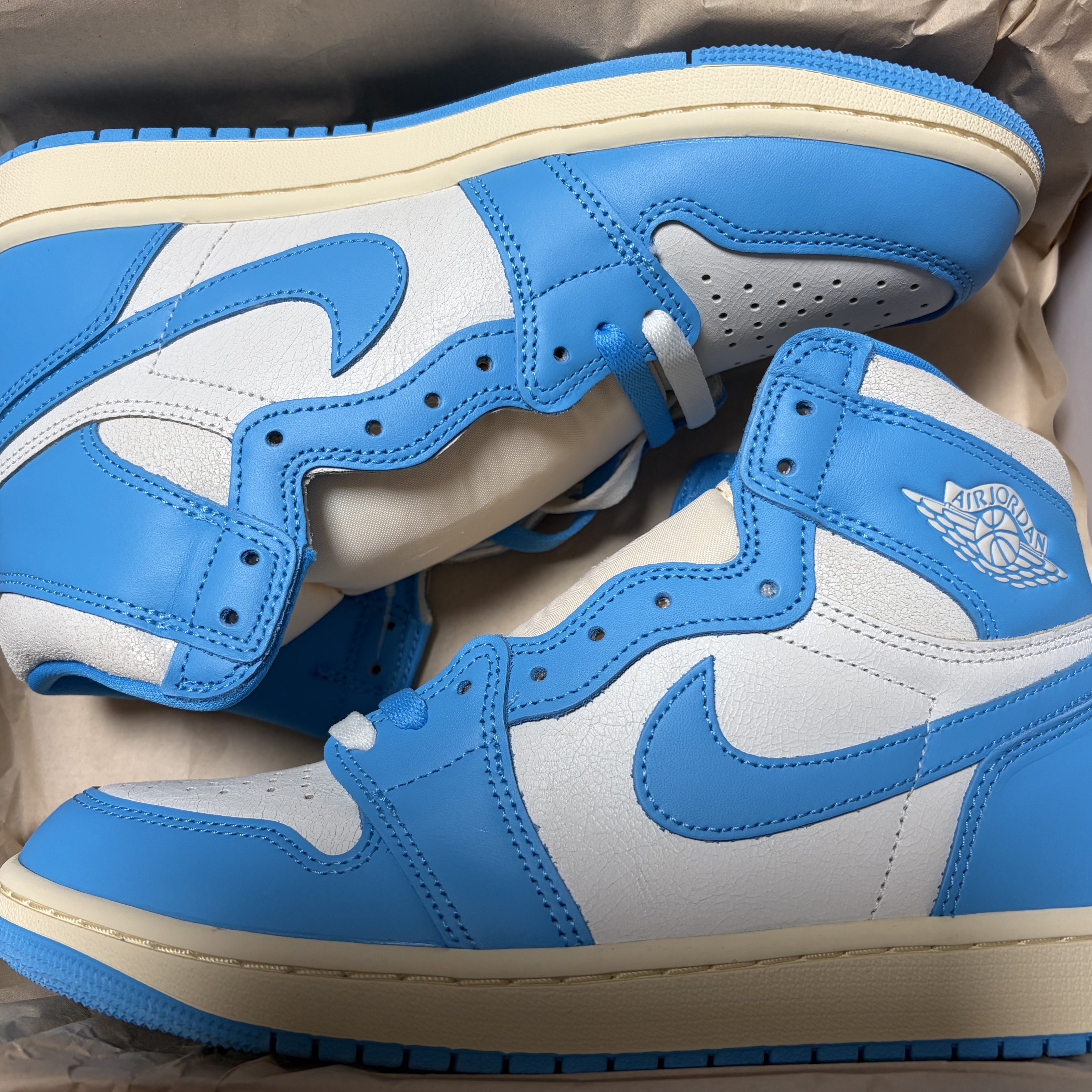 Jordan 1 Retro High OG UNC Reimagined 착용 스타일 - 2