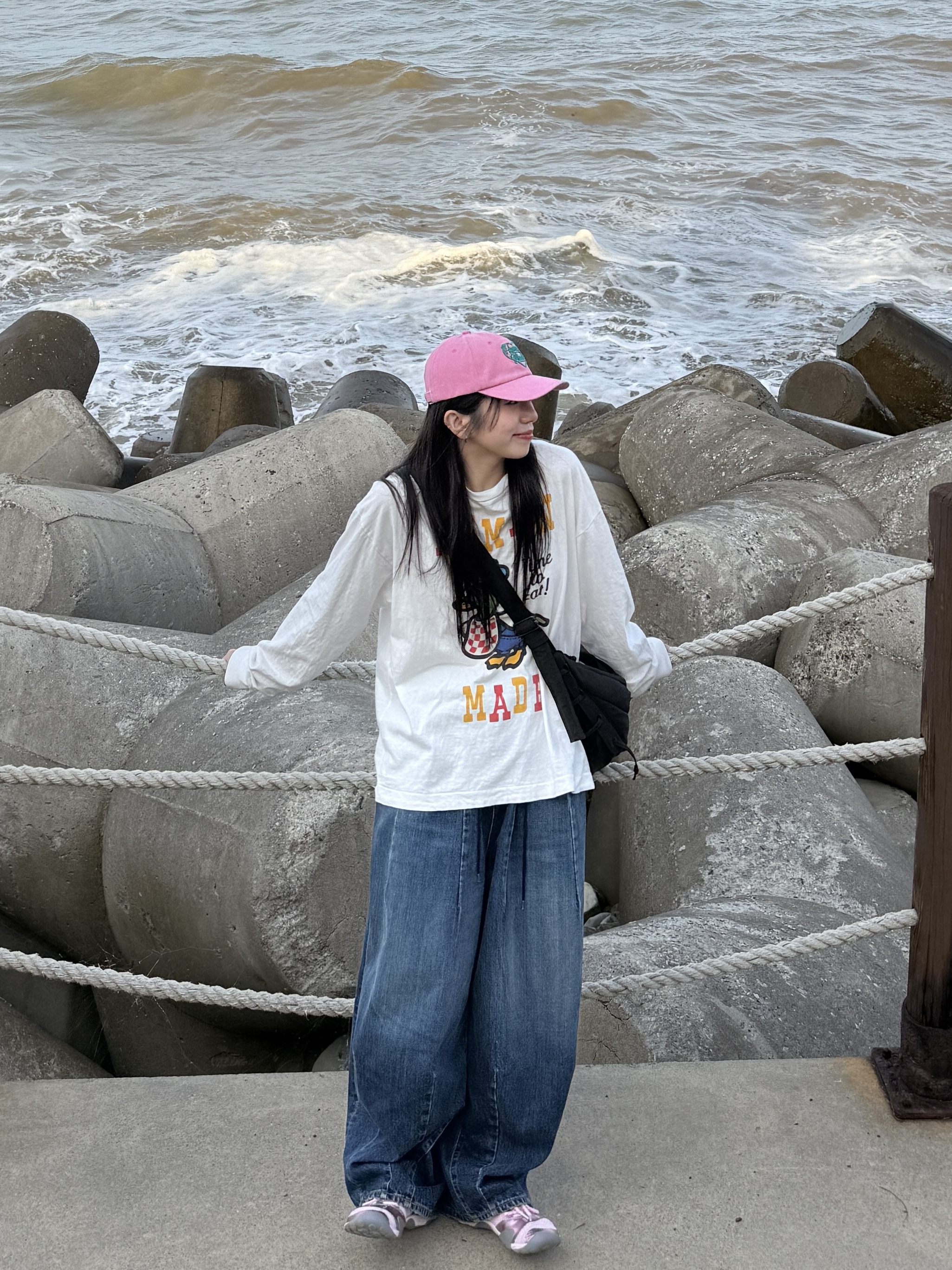 Human Made 6 Panel Cap #1 Pink, Lemaire WR Nylon Canvas Small Soft Game Bag Dark Chocolate 착용 스타일 - 1