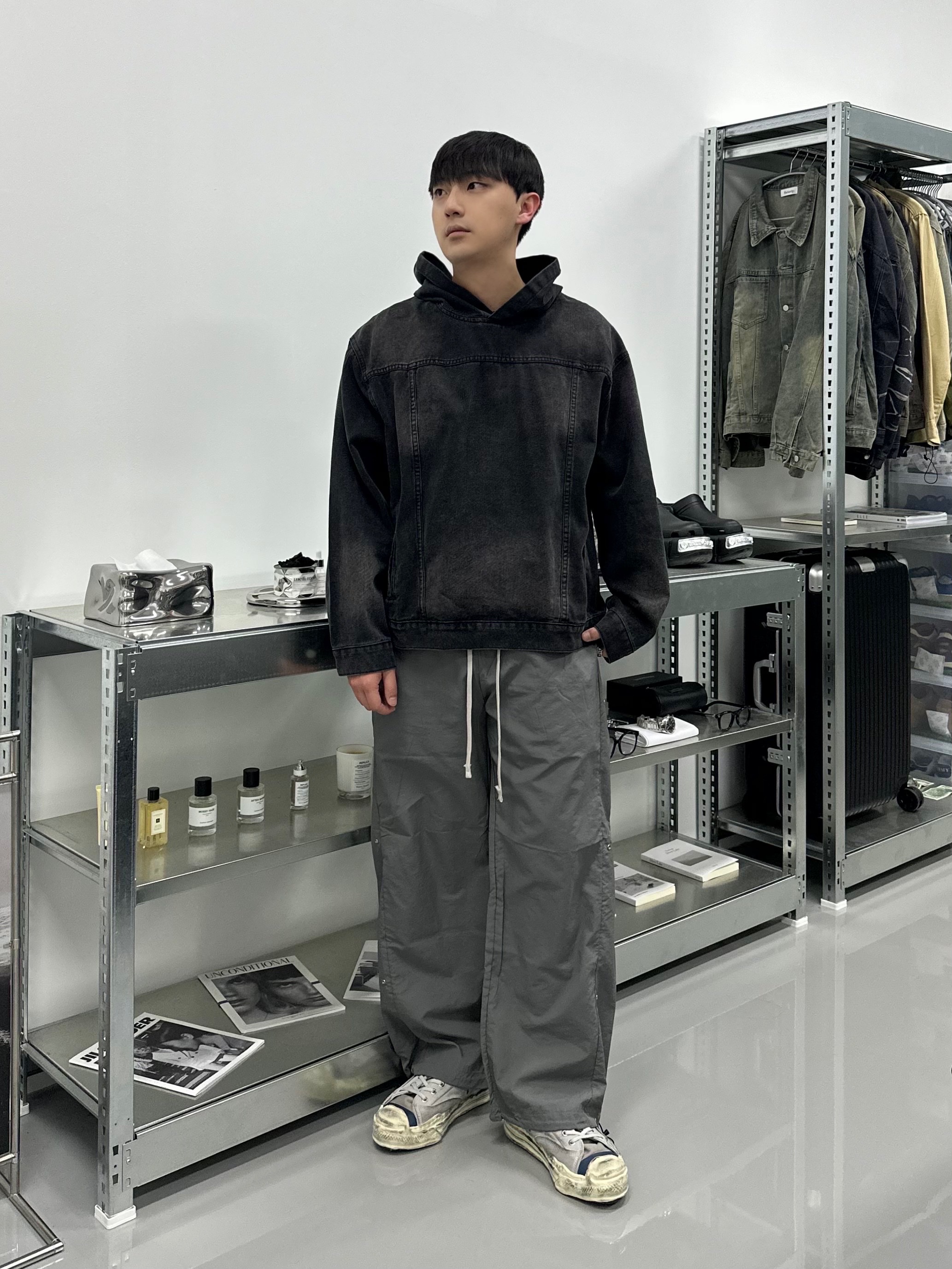 Maison Mihara Yasuhiro Blakey OG Sole Canvas Low-top Sneakers Grey 착용 스타일 - 2