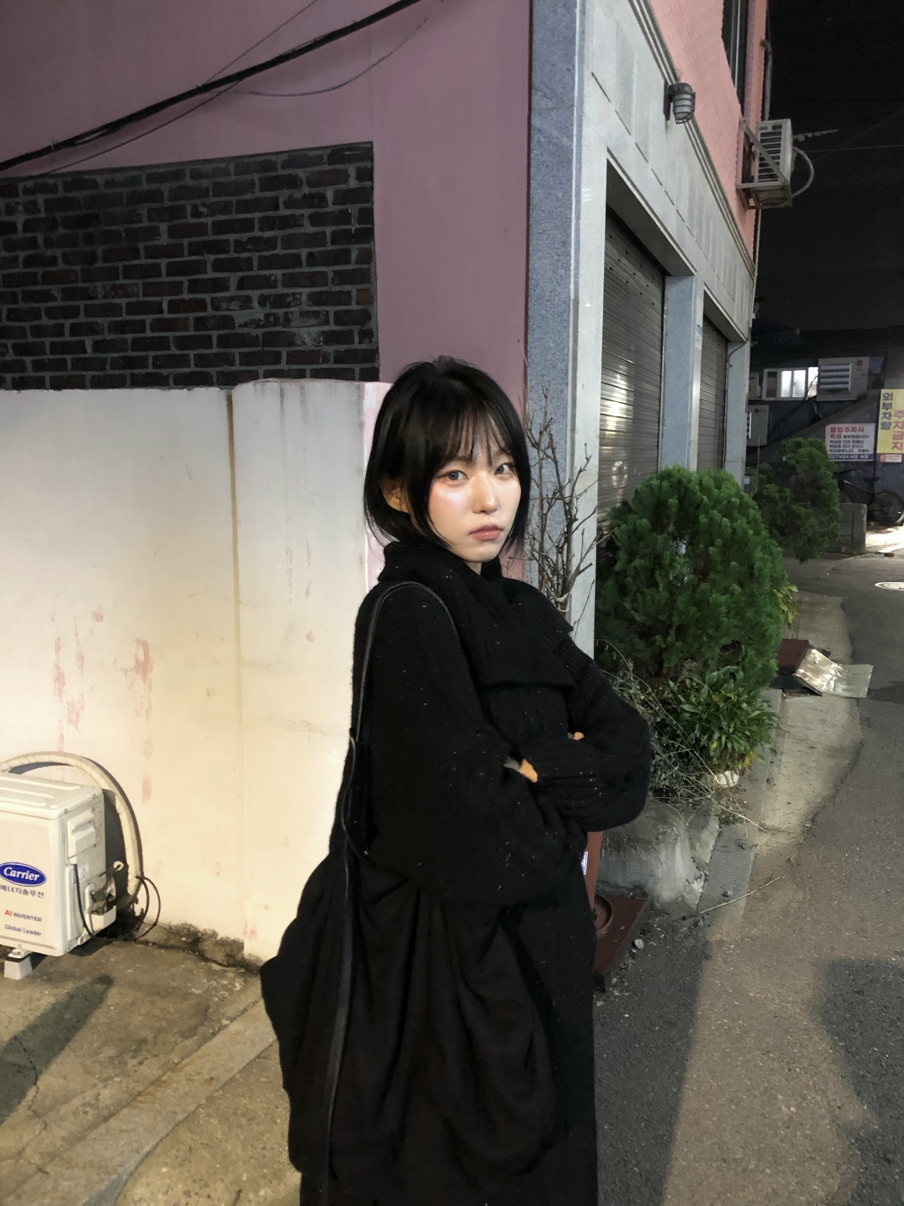 Xlim Synopsis 01 Bag Black 착용 스타일