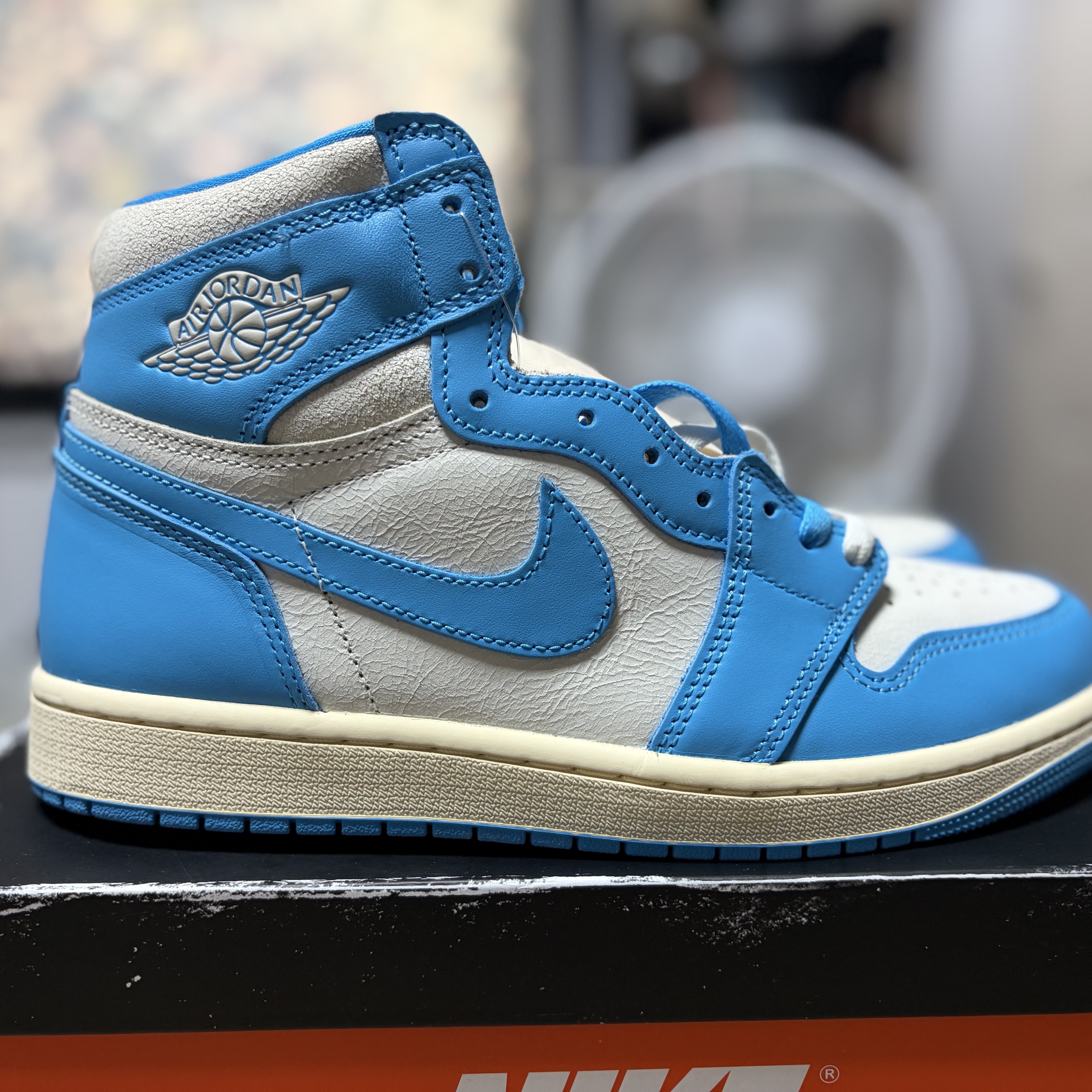 Jordan 1 Retro High OG UNC Reimagined 착용 스타일 - 3