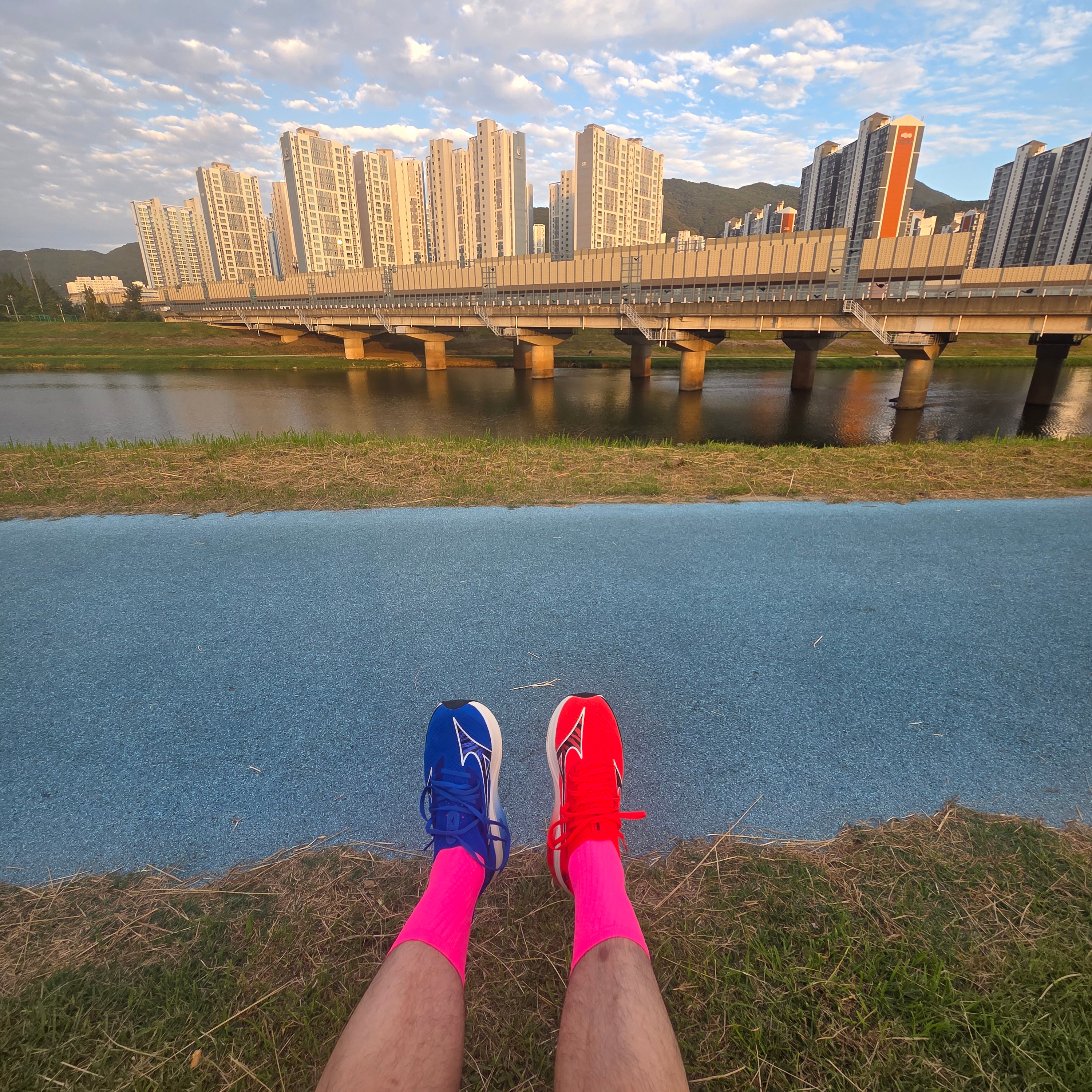 Mizuno Neo Zen Ignition Red White 착용 스타일