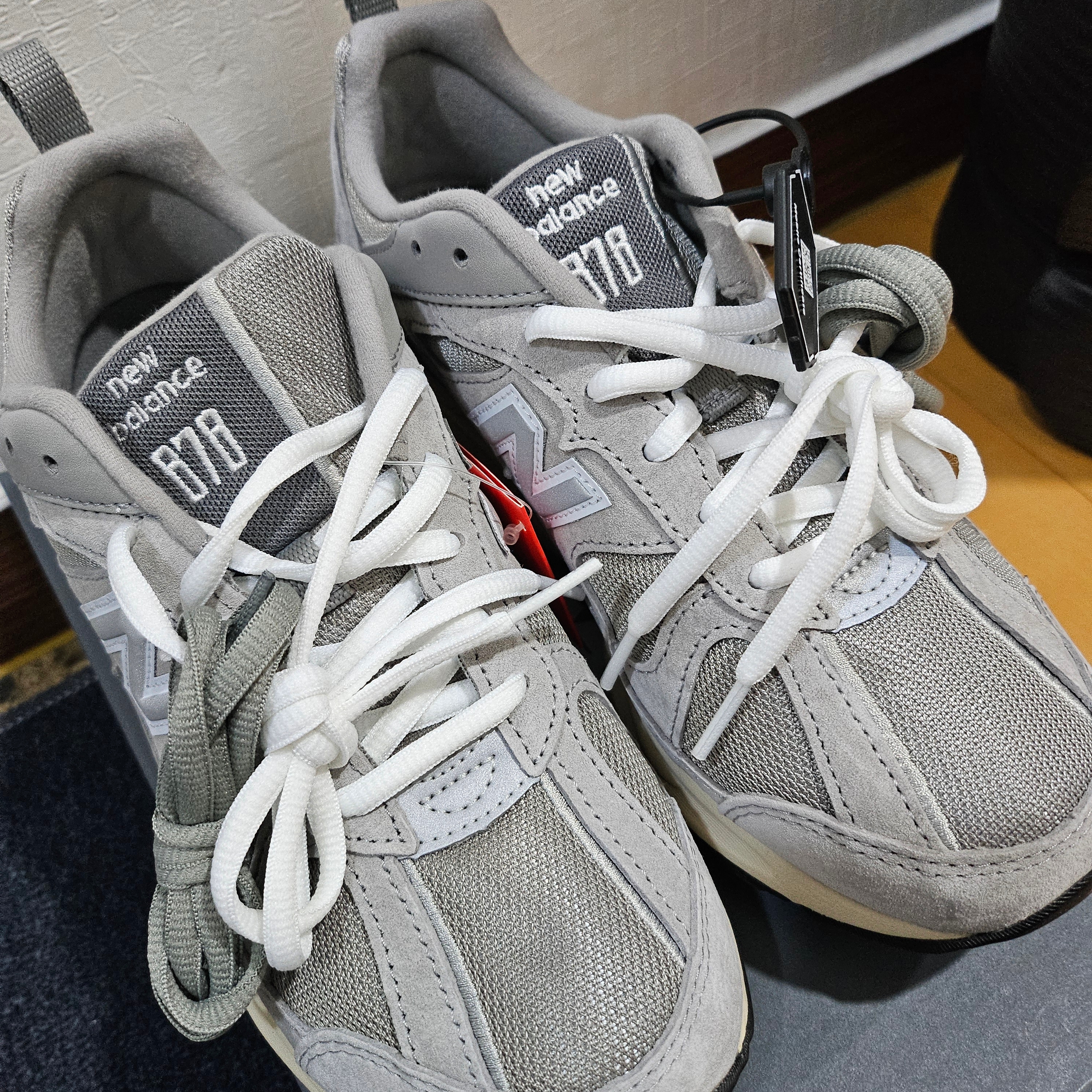 New Balance 878 Gray 착용 스타일 - 1