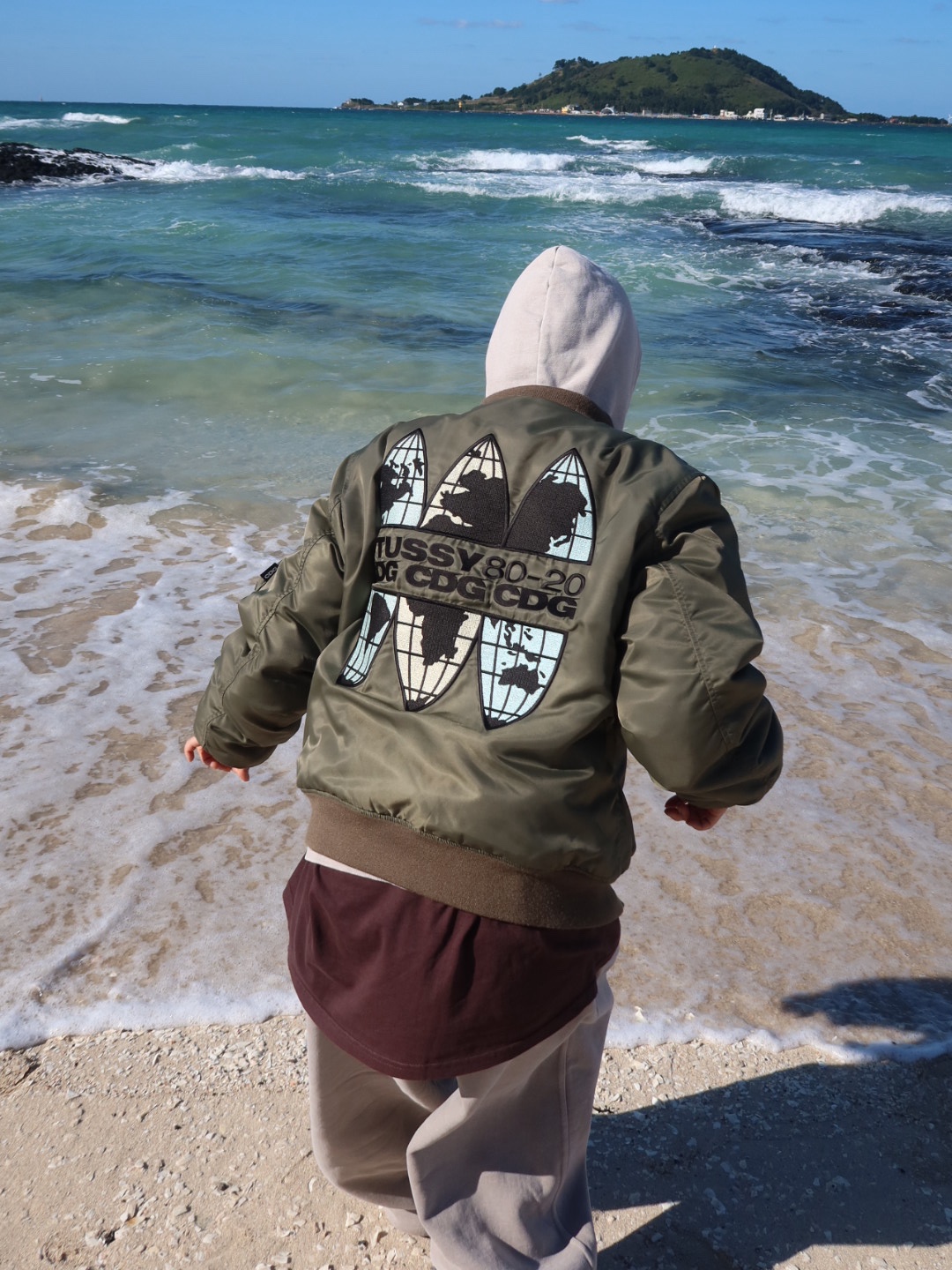 Stussy x CDG MA-1 Jacket Olive 착용 스타일 - 2