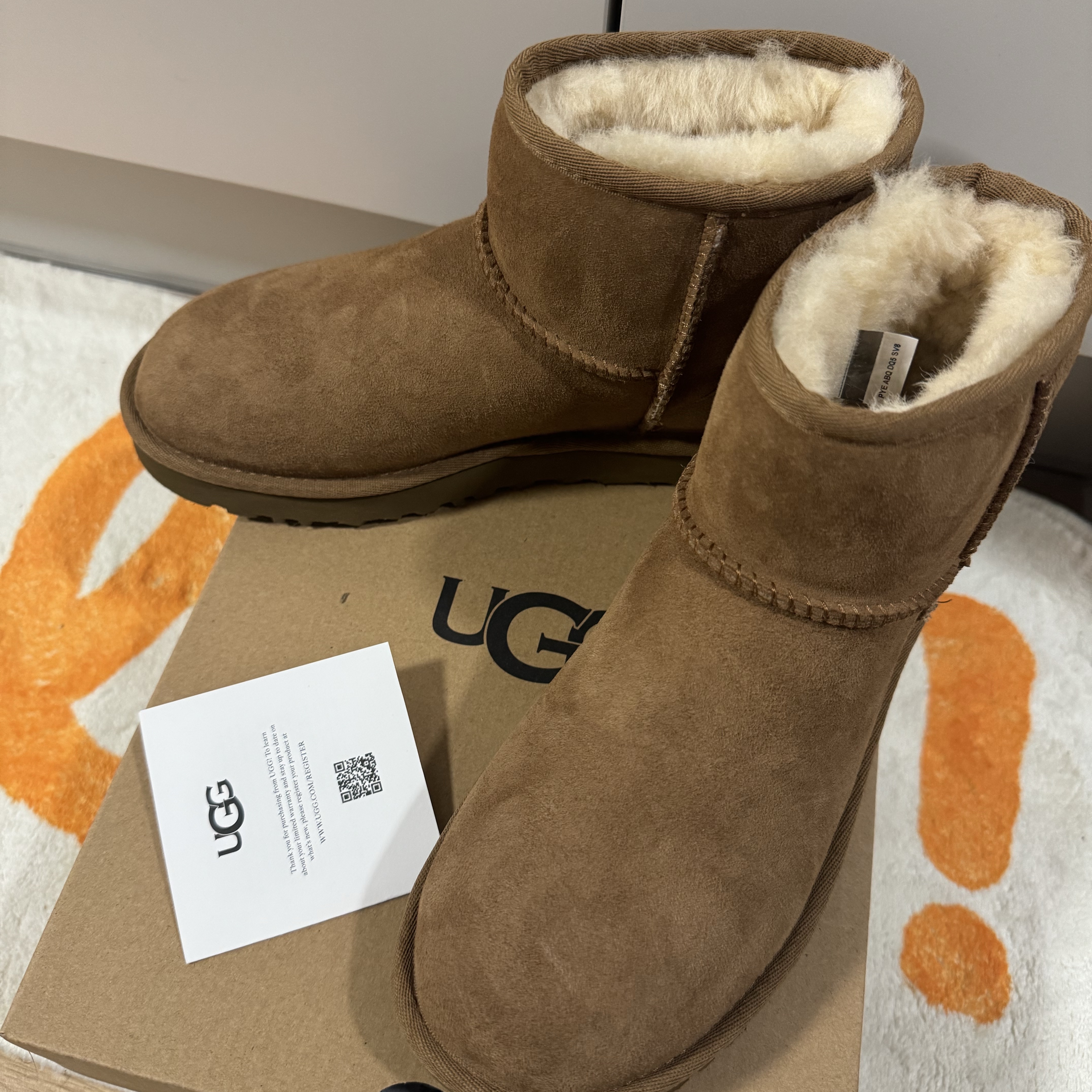 (W) UGG Classic Mini II Boots Chestnut 착용 스타일 - 2