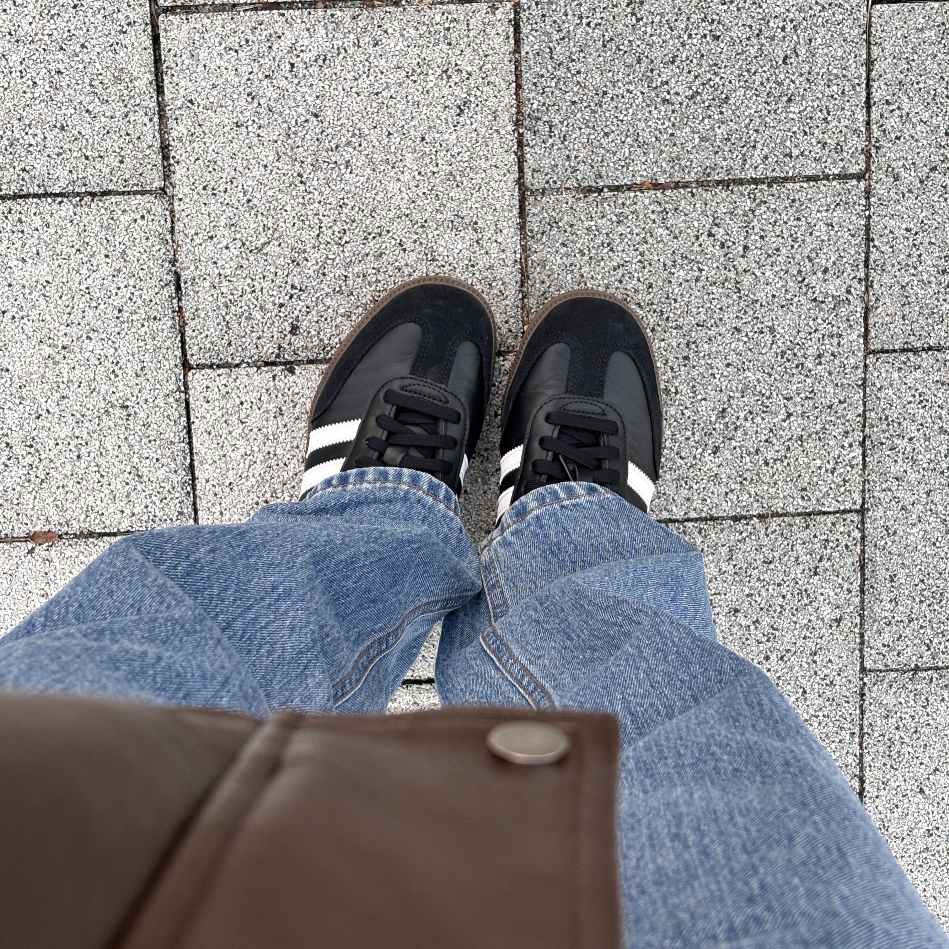 Adidas Samba OG Black White Gum 착용 스타일
