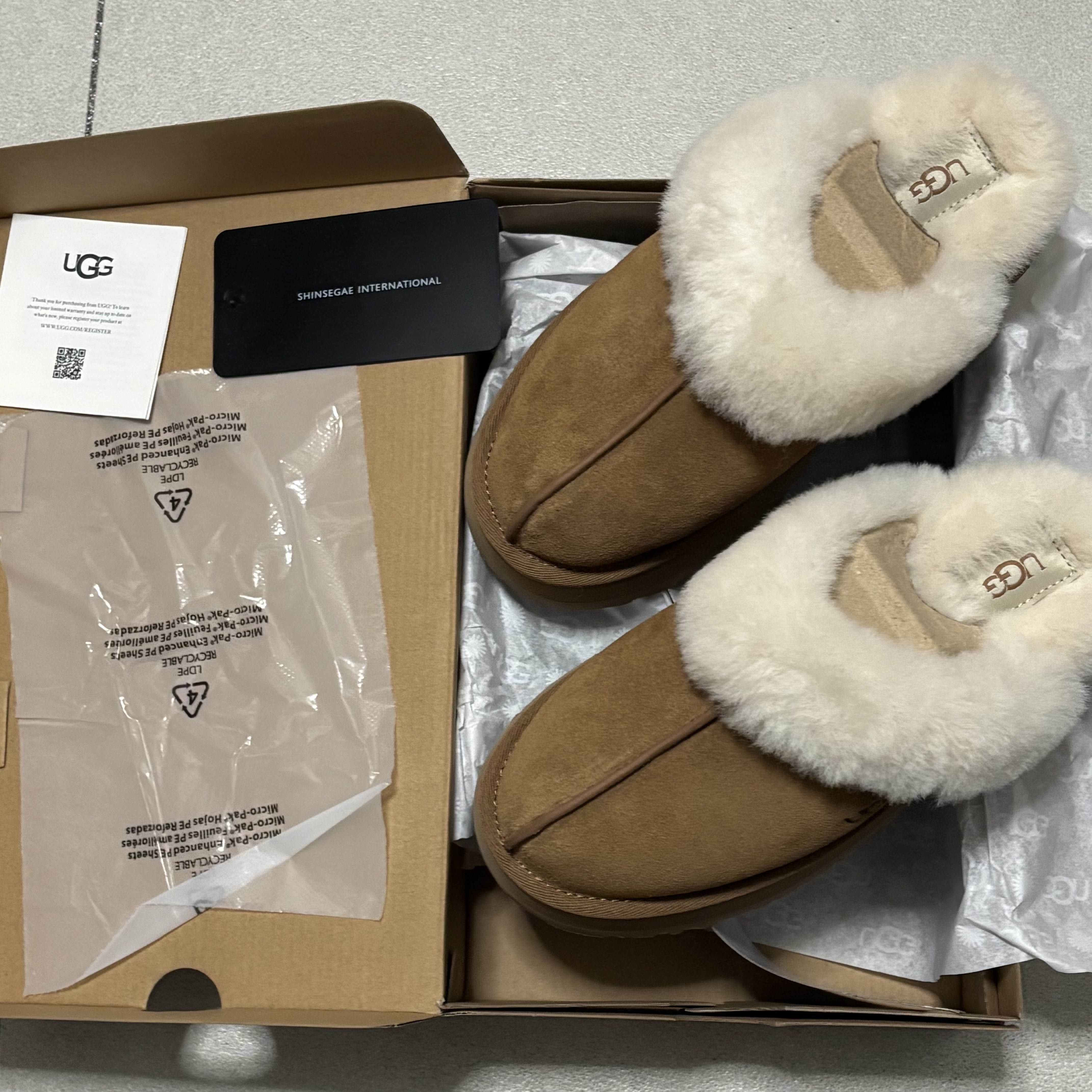 (W) UGG Disquette Slipper Chestnut 착용 스타일