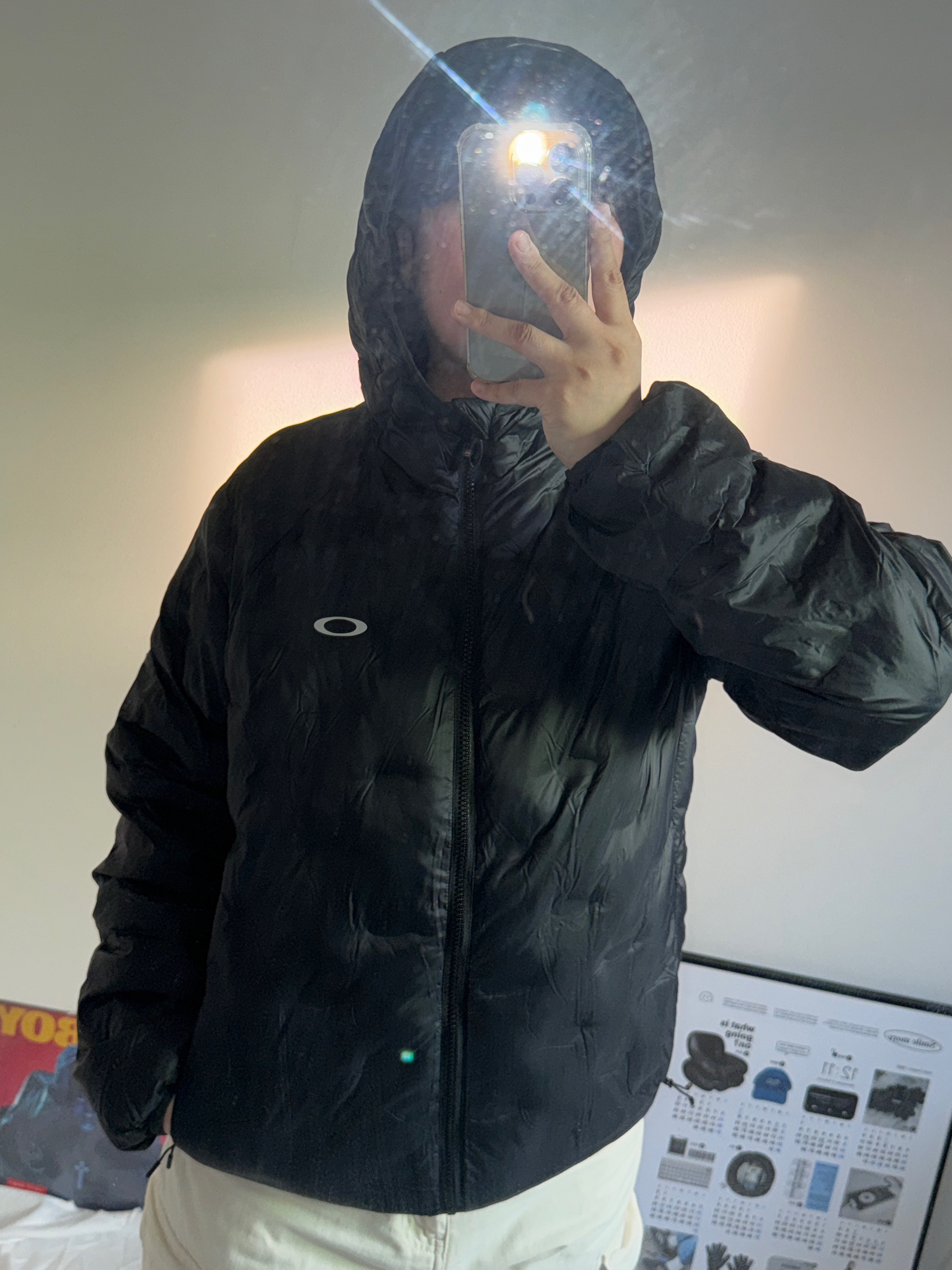 Oakley Drift O-Puff Jacket Blackout 착용 스타일 - 1