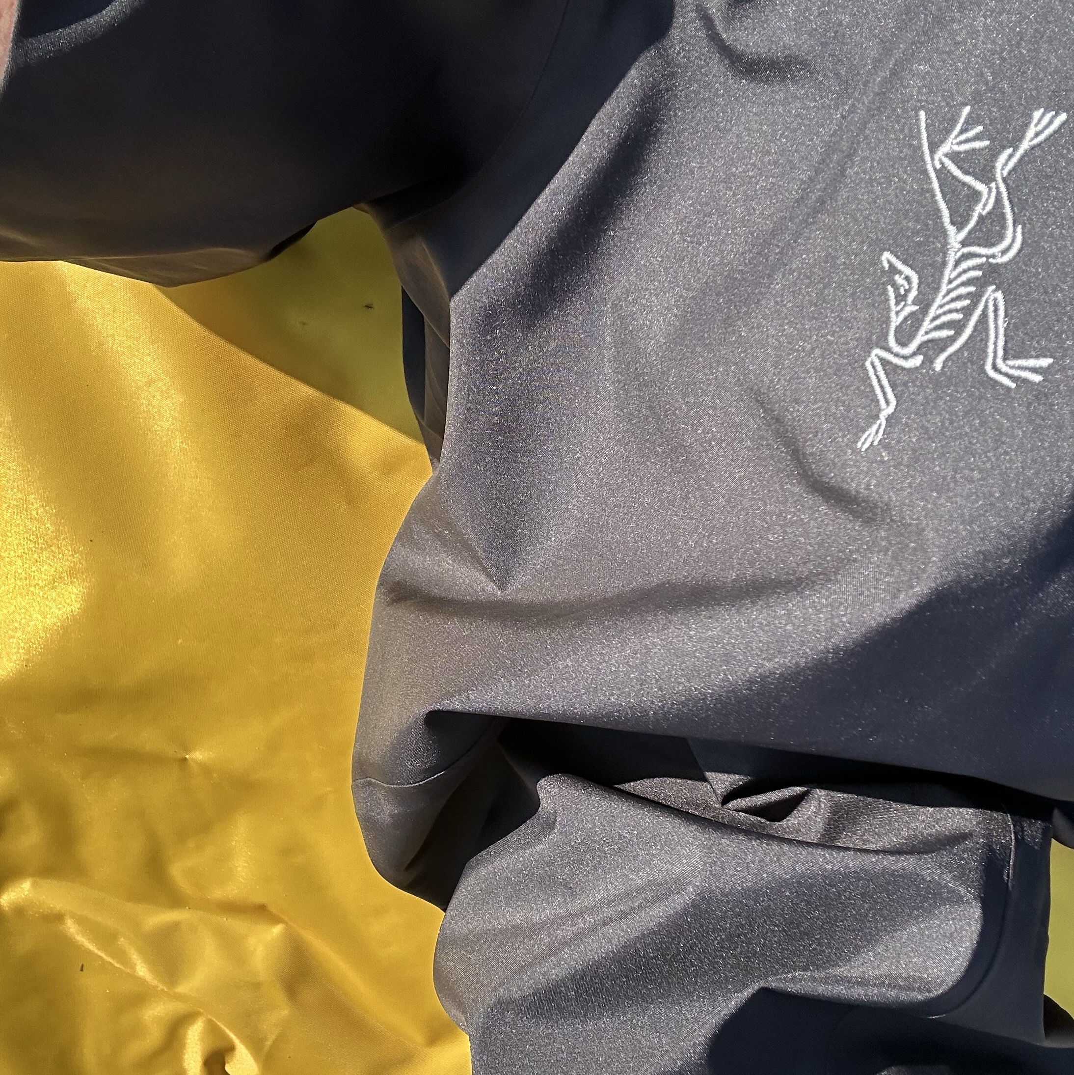 Arc'teryx Beta Jacket Black 착용 스타일