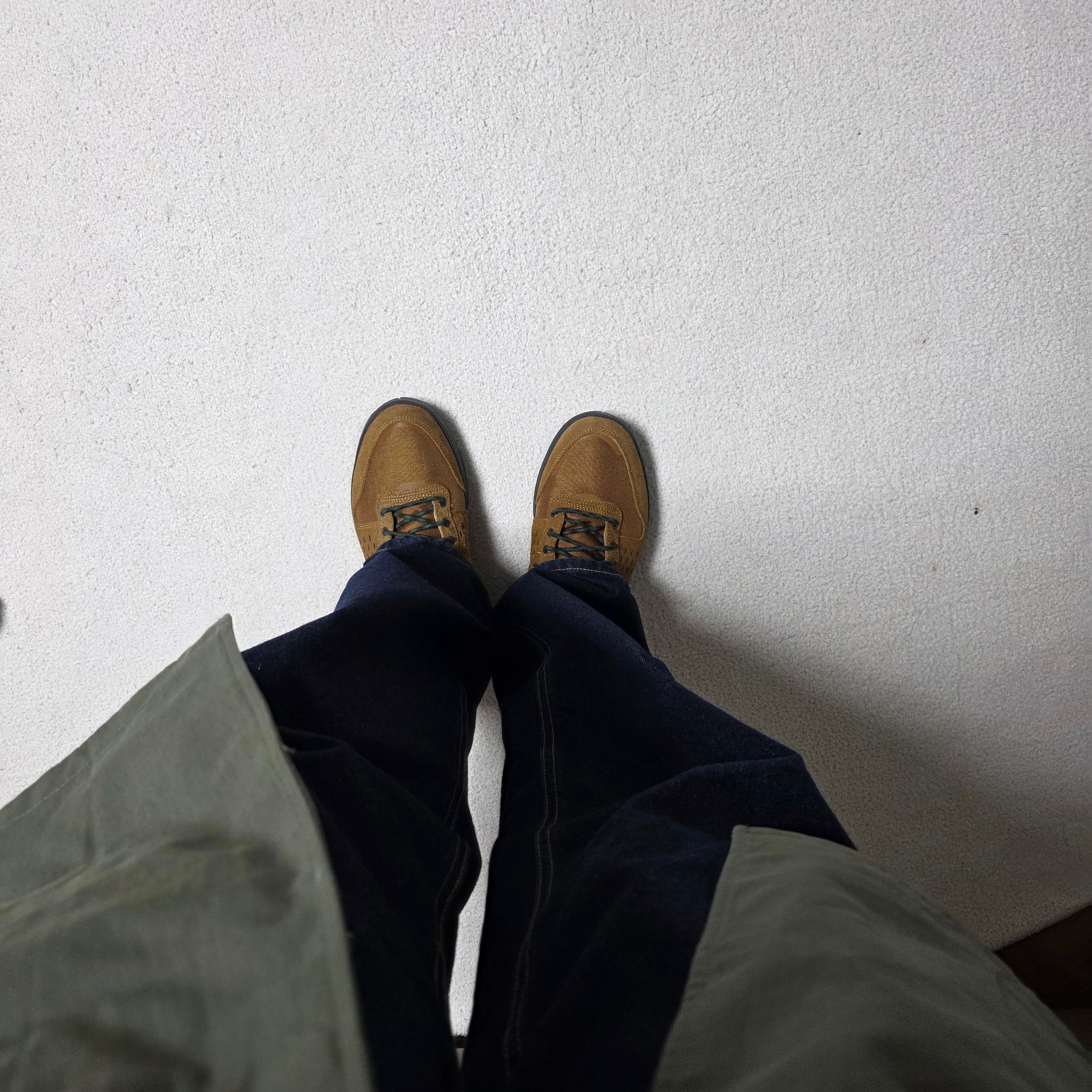 Nike C1TY Premium Cordura Light British Tan Black 착용 스타일